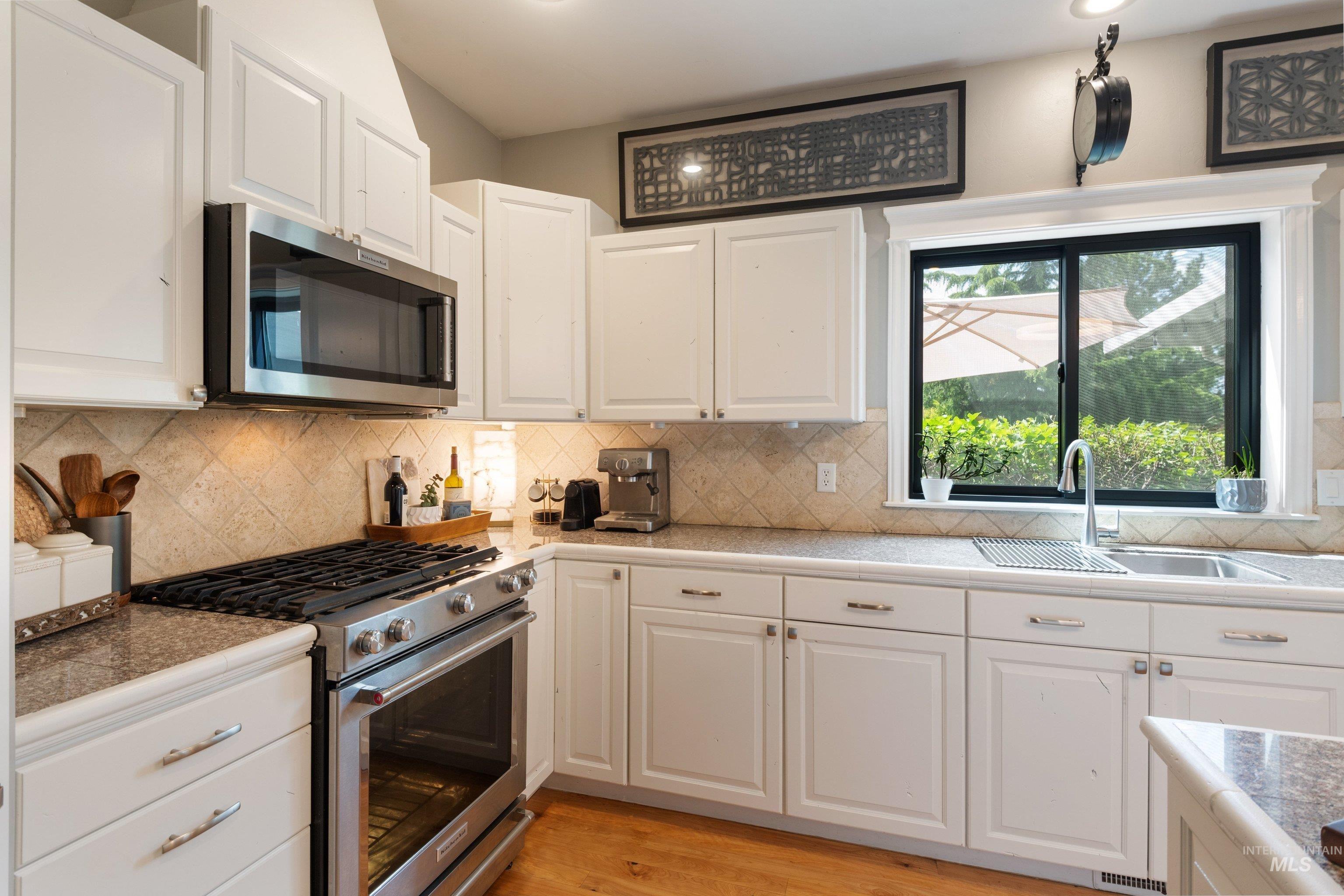 4220 W Dawson Dr, Meridian, Idaho 83646, 4 Bedrooms, 2.5 Bathrooms, Residential For Sale, Price $859,900, 98986734