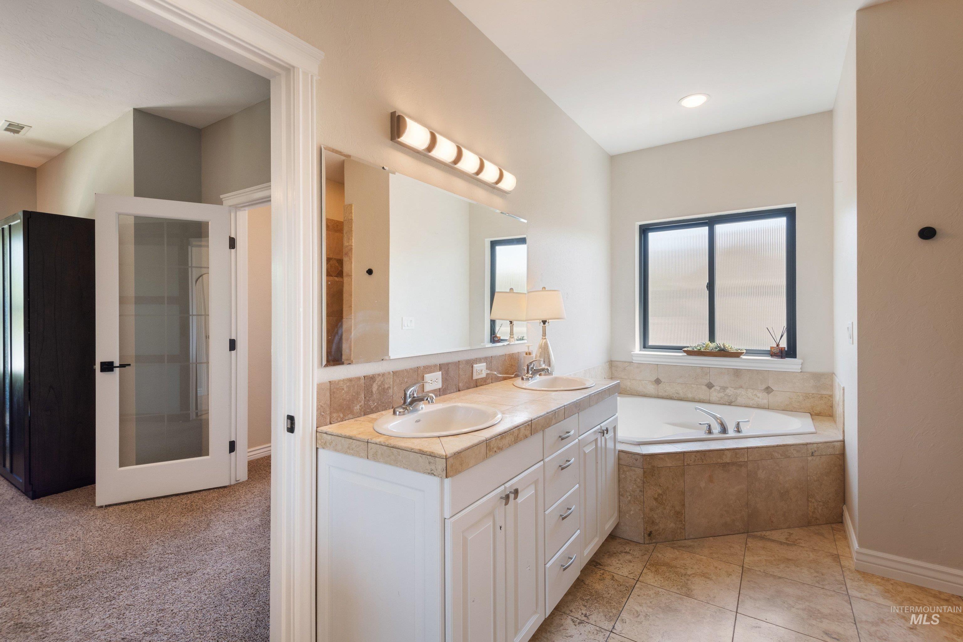 4220 W Dawson Dr, Meridian, Idaho 83646, 4 Bedrooms, 2.5 Bathrooms, Residential For Sale, Price $859,900, 98986734