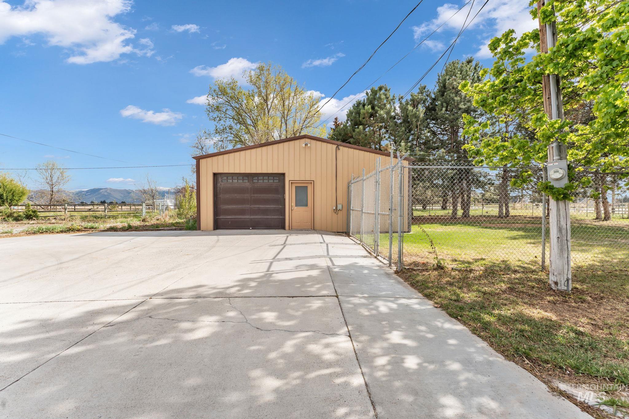 223 S HWY 27, Burley, Idaho 83318, 3 Bedrooms, 2.5 Bathrooms, Residential For Sale, Price $635,000, 98986735
