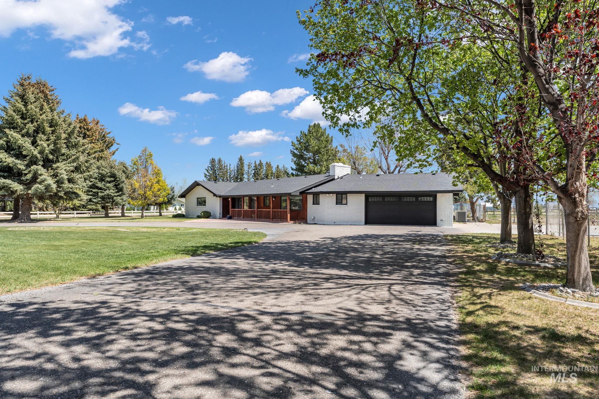 223 S HWY 27, Burley, Idaho 83318, 3 Bedrooms, 2.5 Bathrooms, Residential For Sale, Price $635,000, 98986735