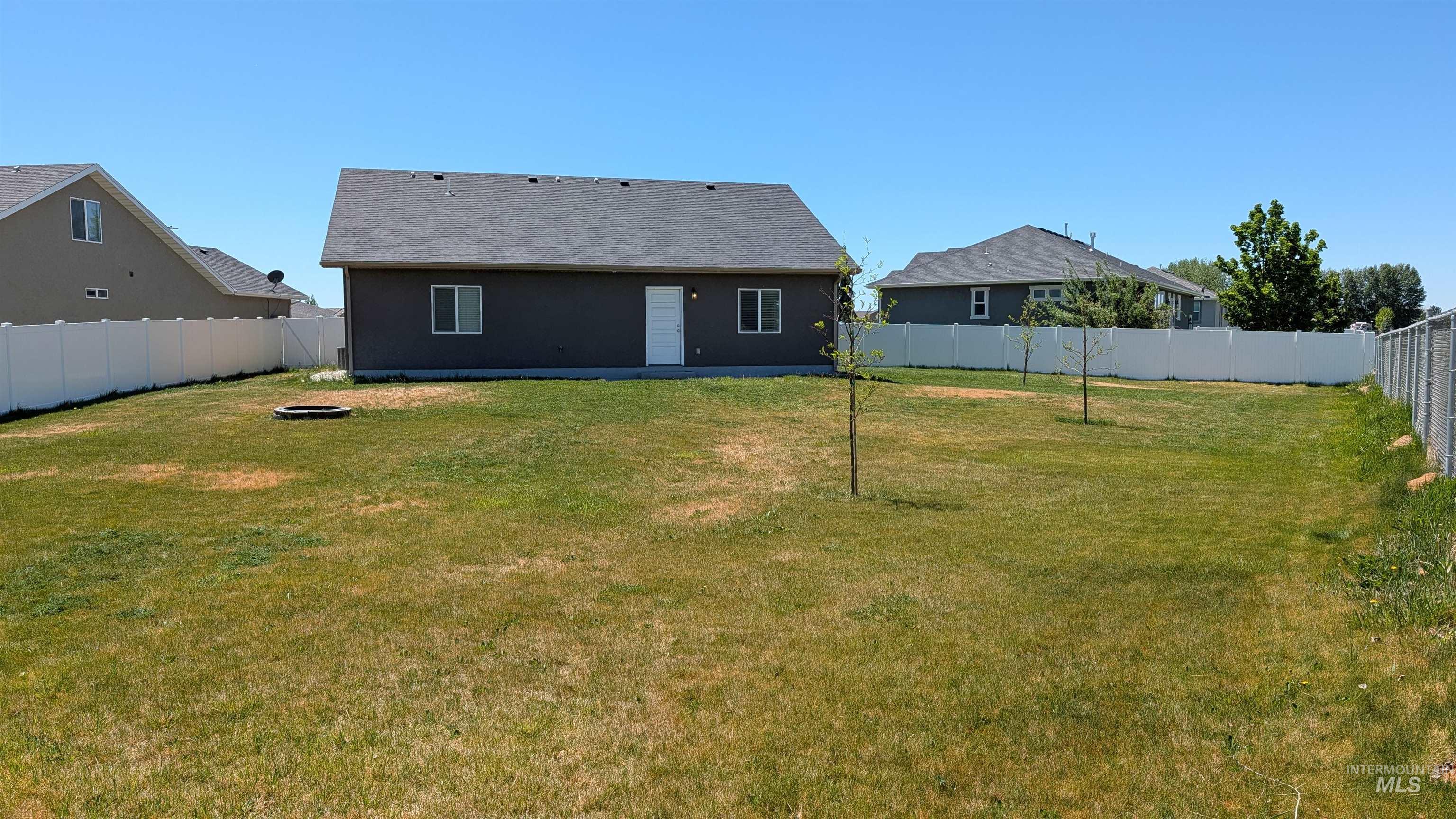 622 Lochsa Loop, Heyburn, Idaho 83336, 3 Bedrooms, 2.5 Bathrooms, Residential For Sale, Price $379,000, 98986739