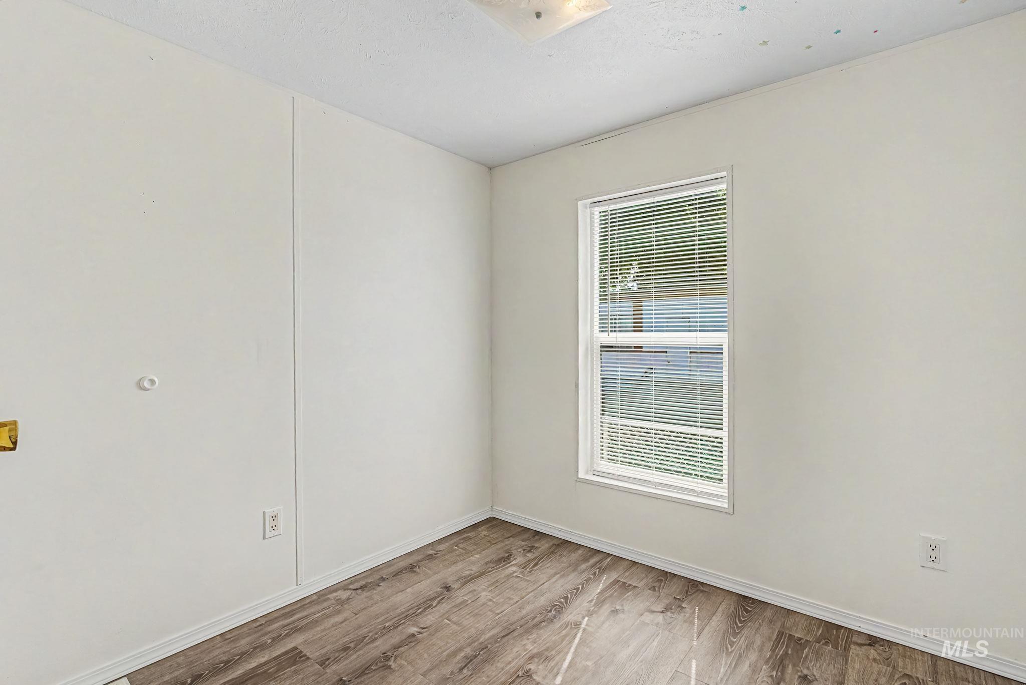 1220 N 4th St, Parma, Idaho 83660, 3 Bedrooms, 2 Bathrooms, Residential For Sale, Price $89,900,MLS 98986751