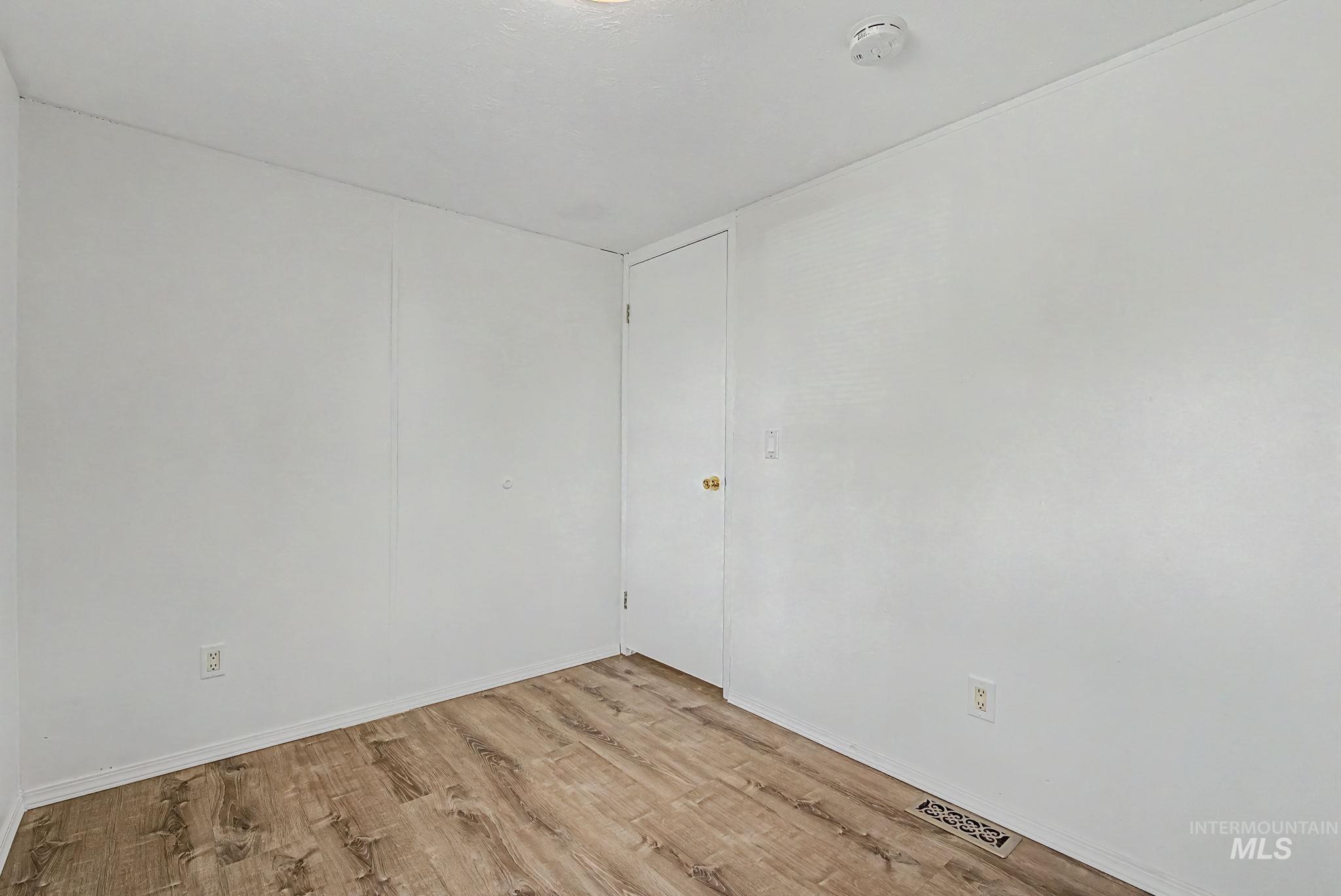 1220 N 4th St, Parma, Idaho 83660, 3 Bedrooms, 2 Bathrooms, Residential For Sale, Price $89,900,MLS 98986751