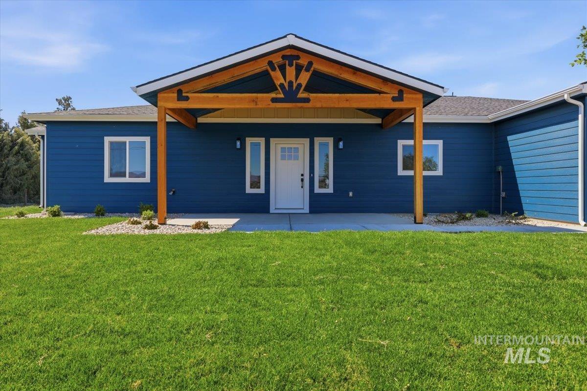 925 NE Beaman Rd., Mountain Home, Idaho 83647, 4 Bedrooms, 2.5 Bathrooms, Residential For Sale, Price $715,000, 98986755