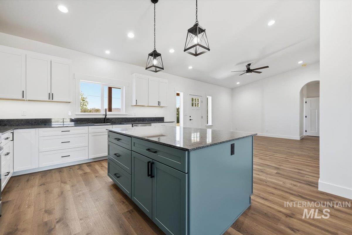 925 NE Beaman Rd., Mountain Home, Idaho 83647, 4 Bedrooms, 2.5 Bathrooms, Residential For Sale, Price $715,000, 98986755