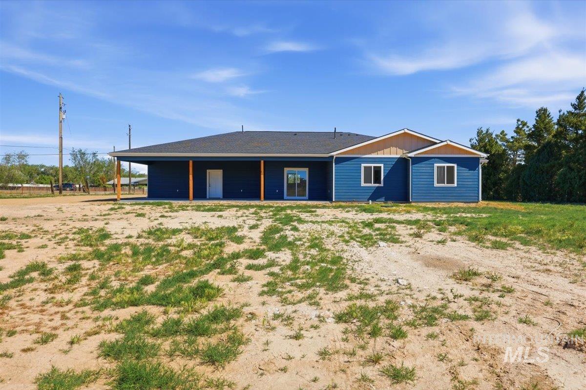 925 NE Beaman Rd., Mountain Home, Idaho 83647, 4 Bedrooms, 2.5 Bathrooms, Residential For Sale, Price $715,000, 98986755