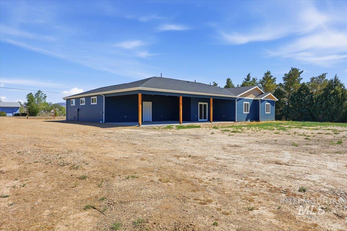 925 NE Beaman Rd., Mountain Home, Idaho 83647, 4 Bedrooms, 2.5 Bathrooms, Residential For Sale, Price $715,000, 98986755
