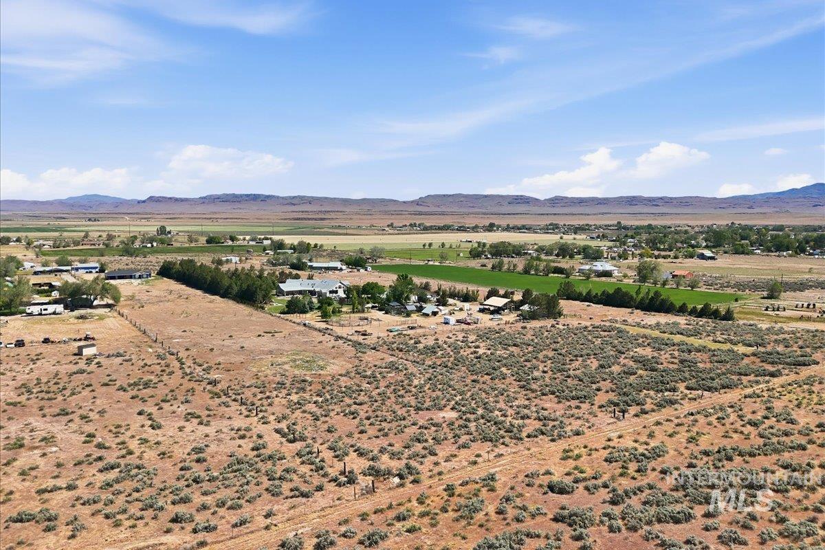 925 NE Beaman Rd., Mountain Home, Idaho 83647, 4 Bedrooms, 2.5 Bathrooms, Residential For Sale, Price $715,000, 98986755