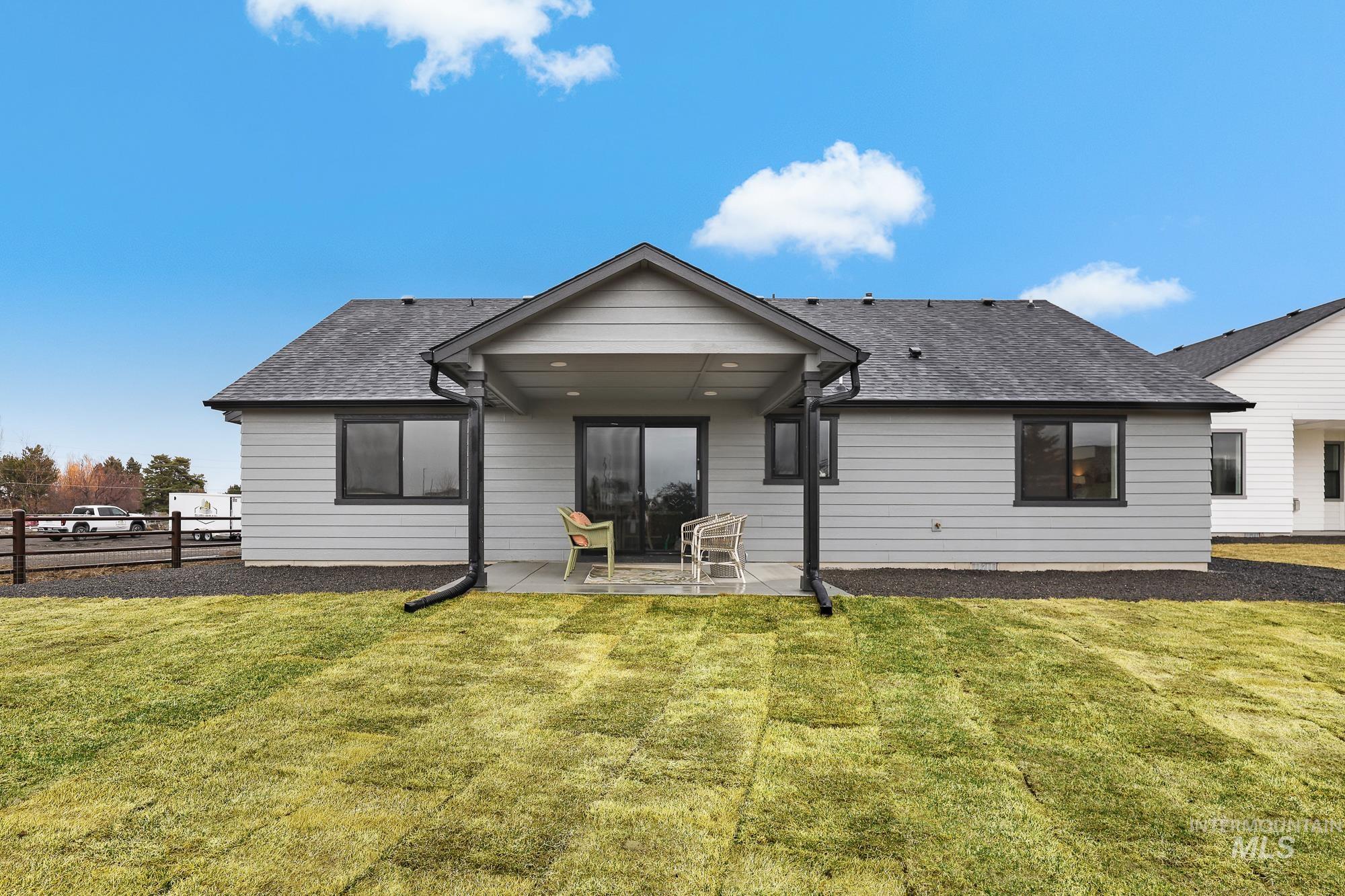 1697 Tule Dr, Twin Falls, Idaho 83301, 4 Bedrooms, 2 Bathrooms, Residential For Sale, Price $429,990, 98986760
