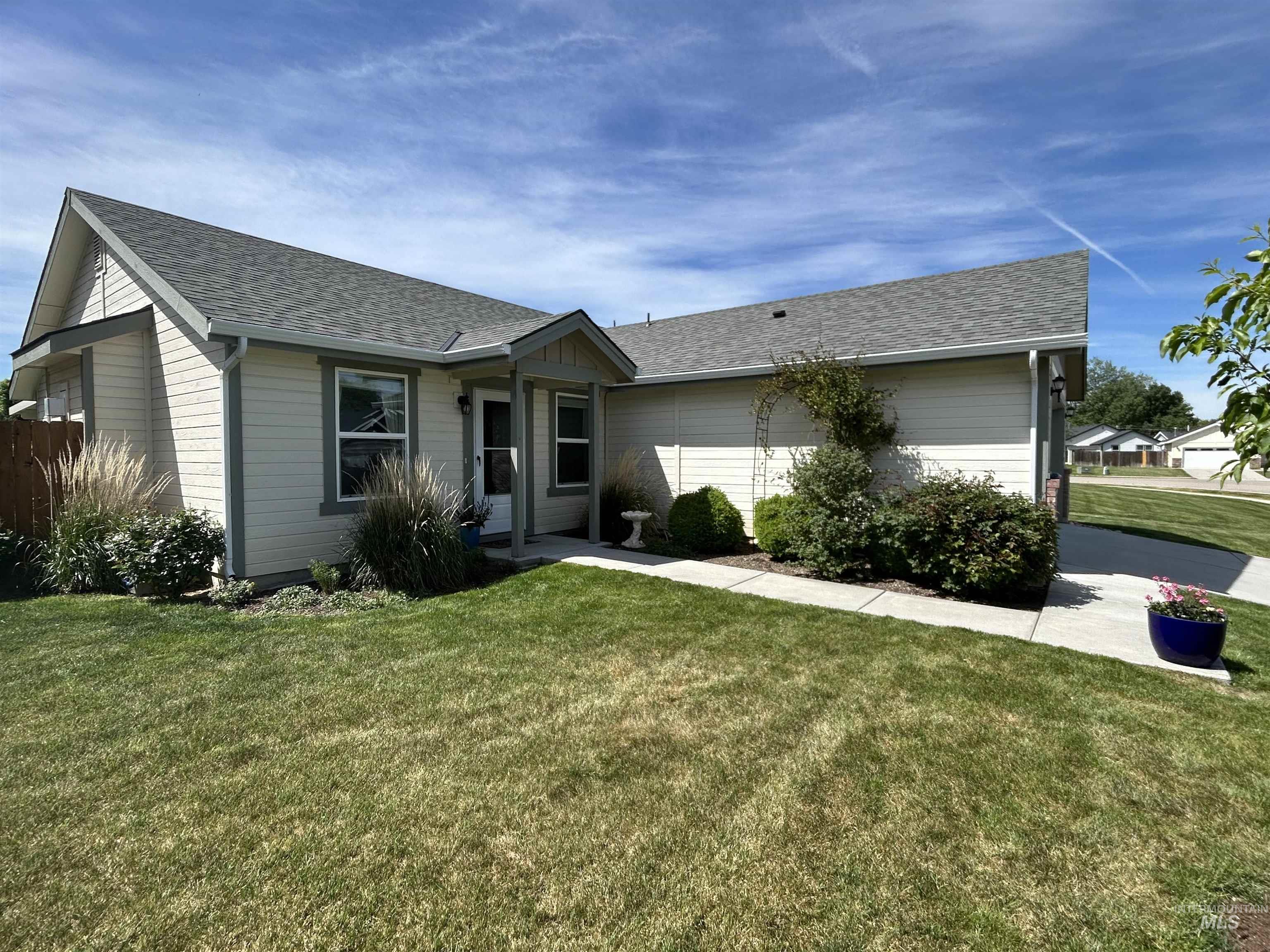 12531 W Kempshire Ct, Star, Idaho 83669, 3 Bedrooms, 2 Bathrooms, Residential For Sale, Price $399,900, 98986767