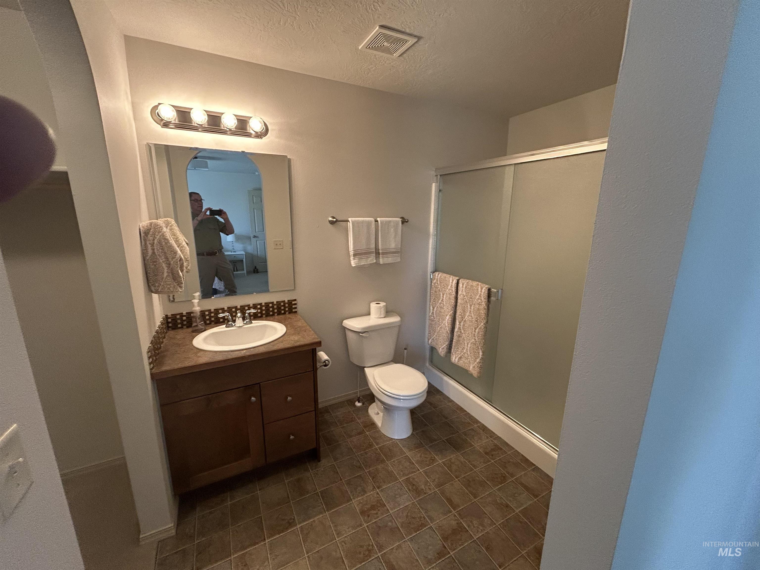 12531 W Kempshire Ct, Star, Idaho 83669, 3 Bedrooms, 2 Bathrooms, Residential For Sale, Price $399,900, 98986767