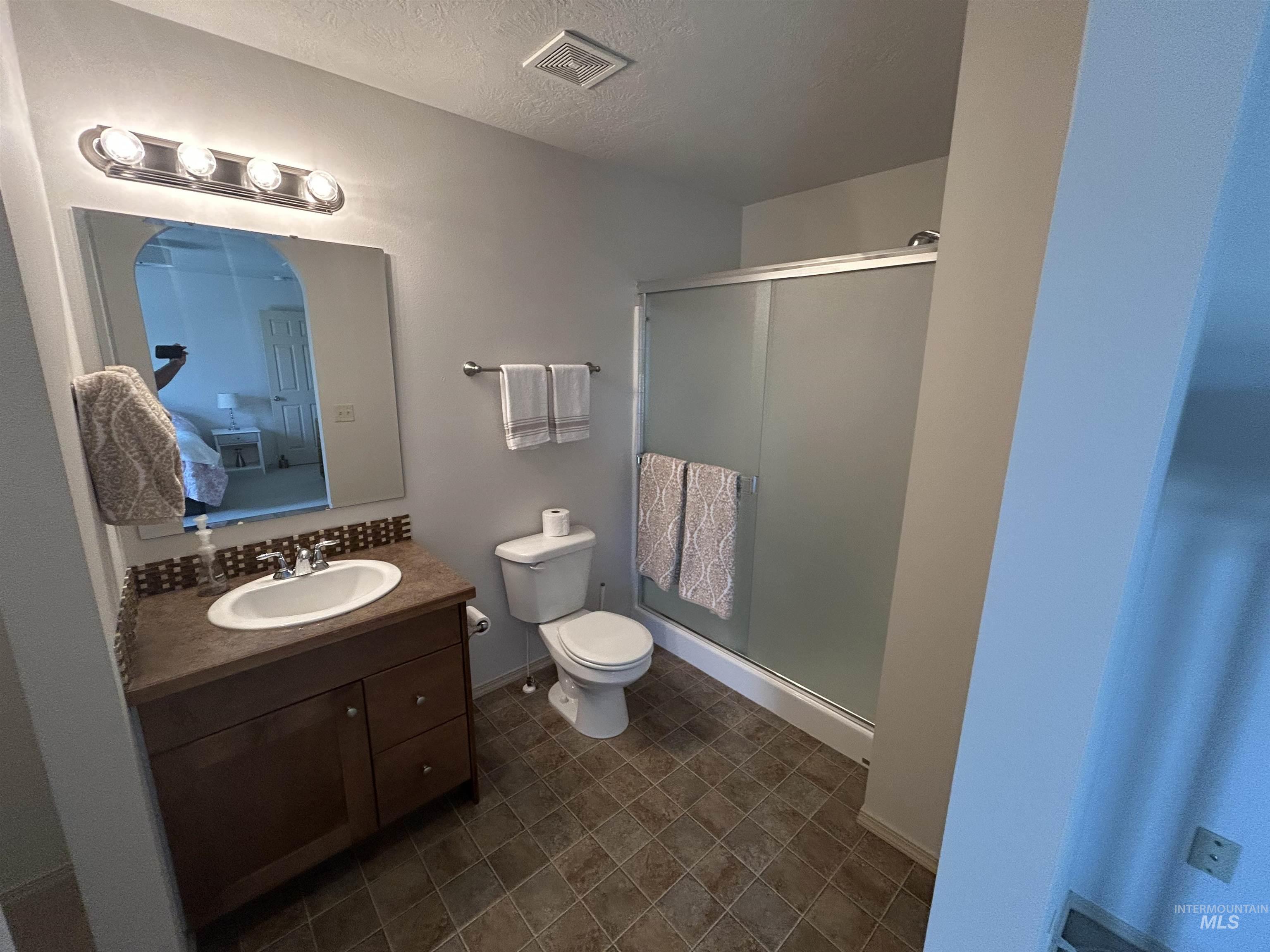 12531 W Kempshire Ct, Star, Idaho 83669, 3 Bedrooms, 2 Bathrooms, Residential For Sale, Price $399,900, 98986767