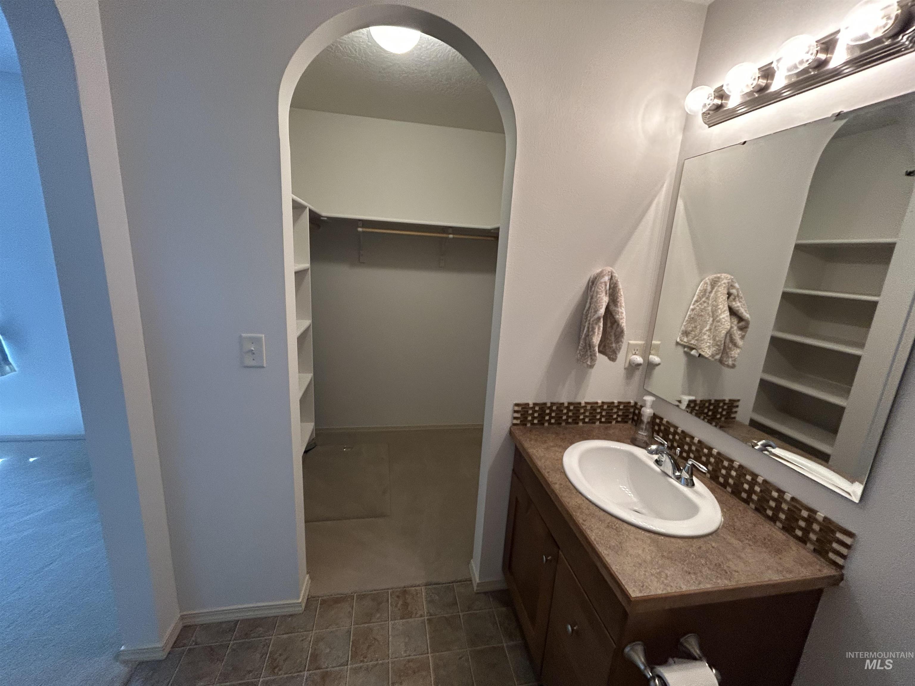 12531 W Kempshire Ct, Star, Idaho 83669, 3 Bedrooms, 2 Bathrooms, Residential For Sale, Price $399,900, 98986767