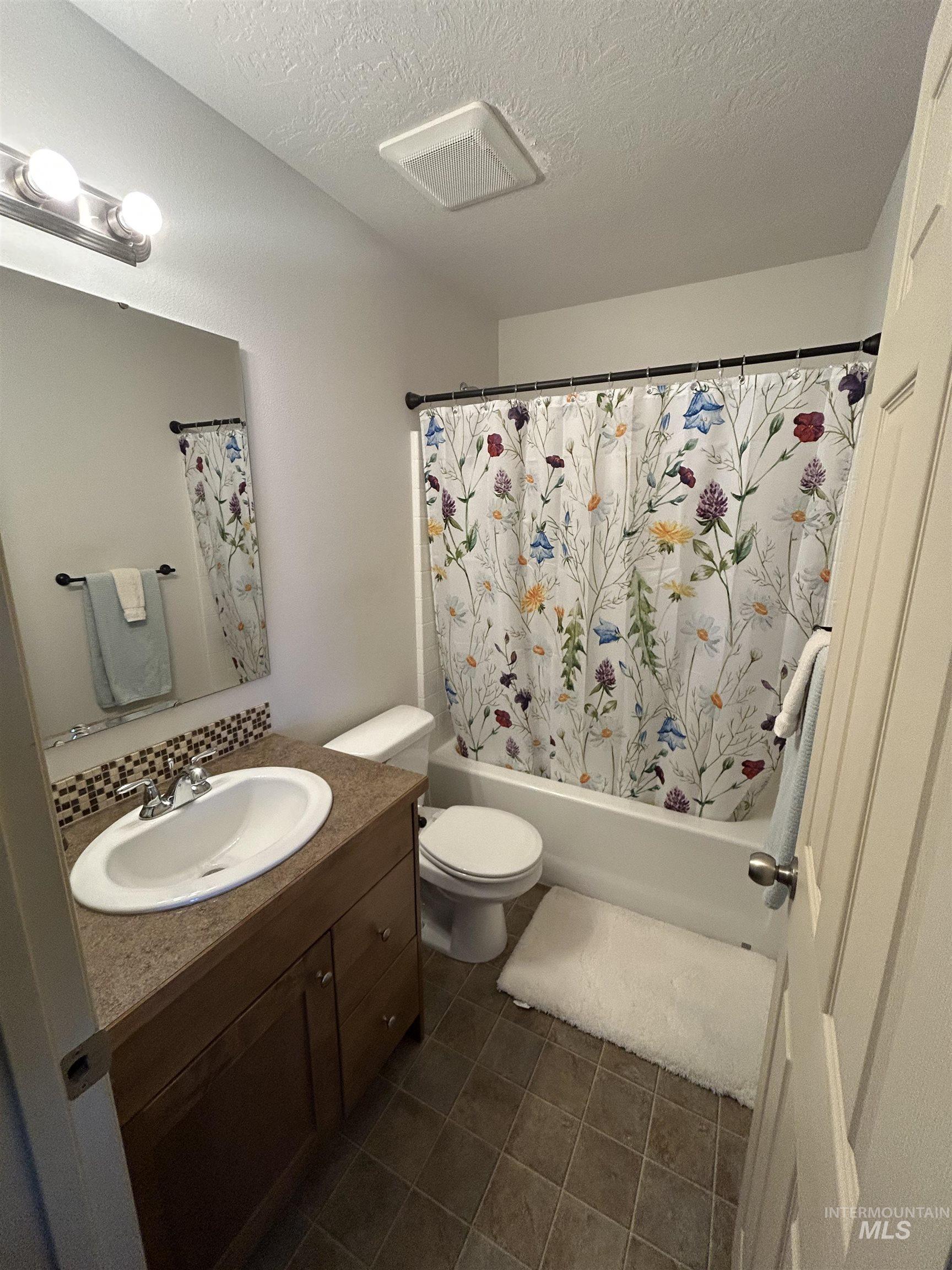 12531 W Kempshire Ct, Star, Idaho 83669, 3 Bedrooms, 2 Bathrooms, Residential For Sale, Price $399,900, 98986767