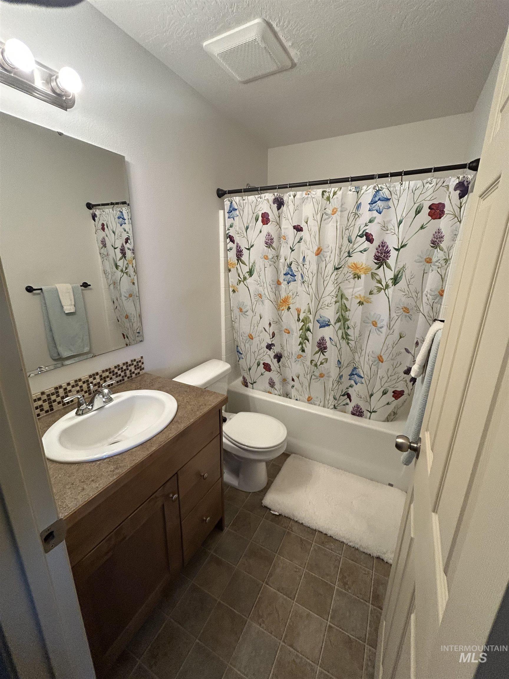 12531 W Kempshire Ct, Star, Idaho 83669, 3 Bedrooms, 2 Bathrooms, Residential For Sale, Price $399,900, 98986767