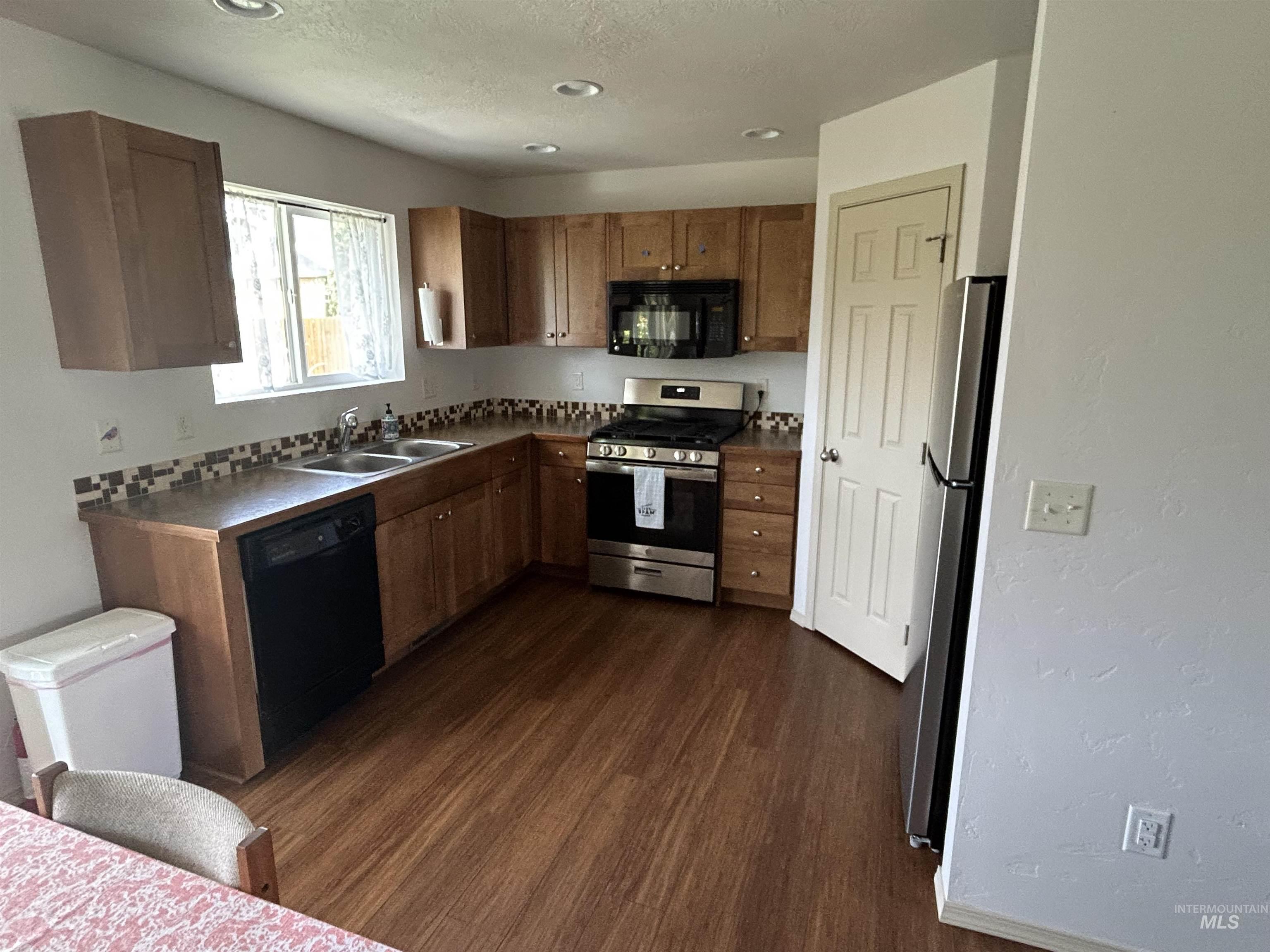 12531 W Kempshire Ct, Star, Idaho 83669, 3 Bedrooms, 2 Bathrooms, Residential For Sale, Price $399,900, 98986767