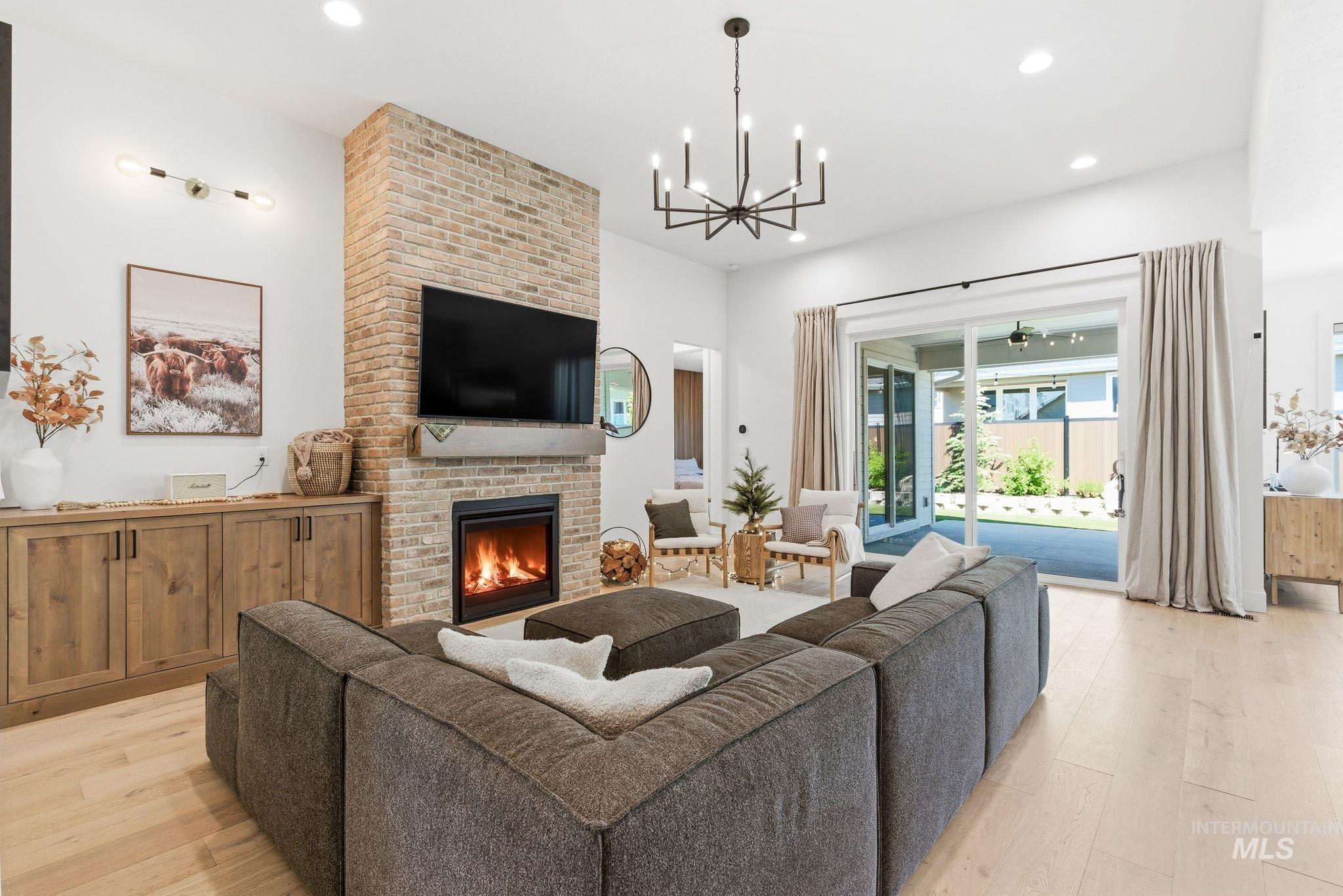 1940 E Phenomenal St., Meridian, Idaho 83642, 3 Bedrooms, 2 Bathrooms, Residential For Sale, Price $629,900, 98986773