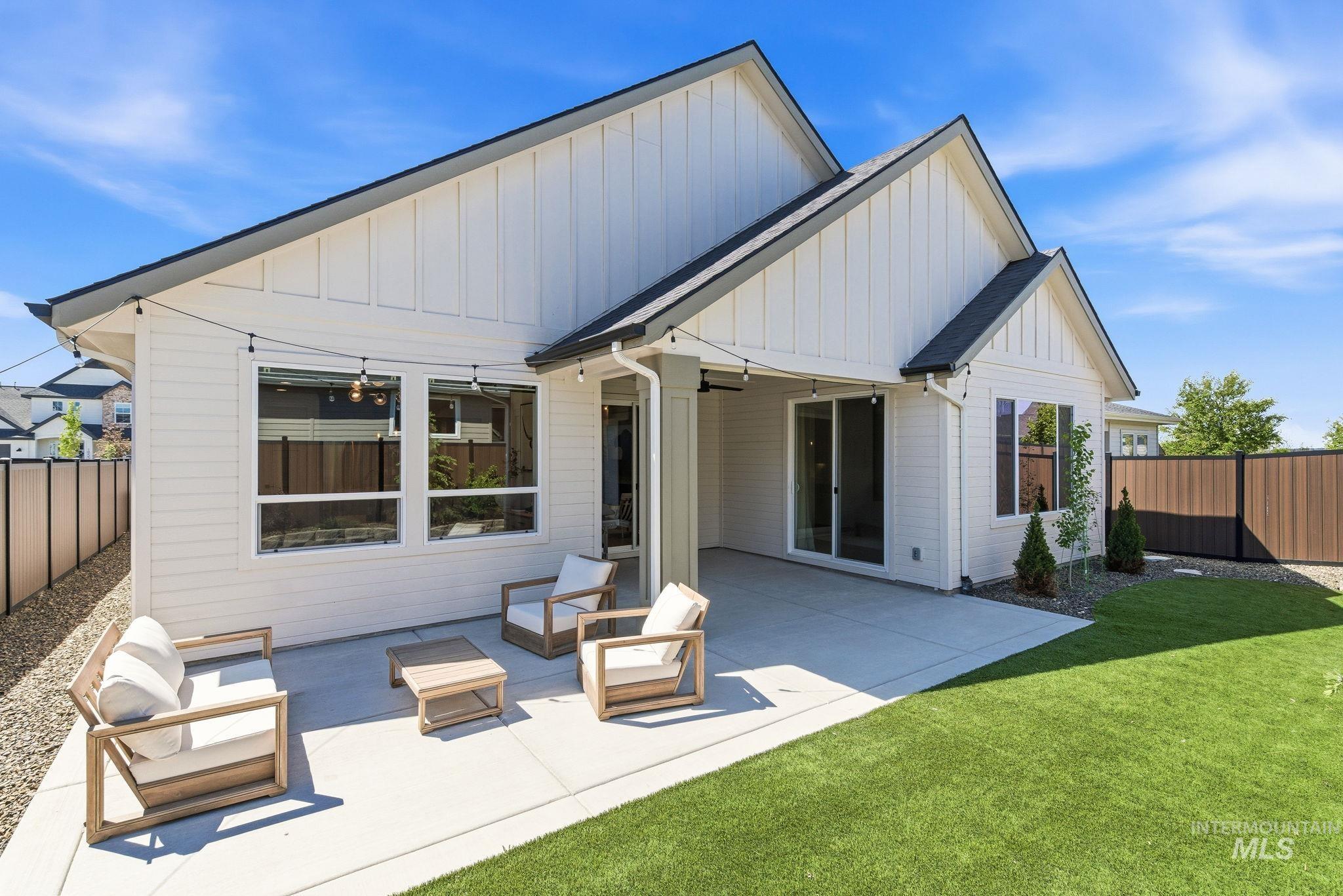 1940 E Phenomenal St., Meridian, Idaho 83642, 3 Bedrooms, 2 Bathrooms, Residential For Sale, Price $629,900, 98986773