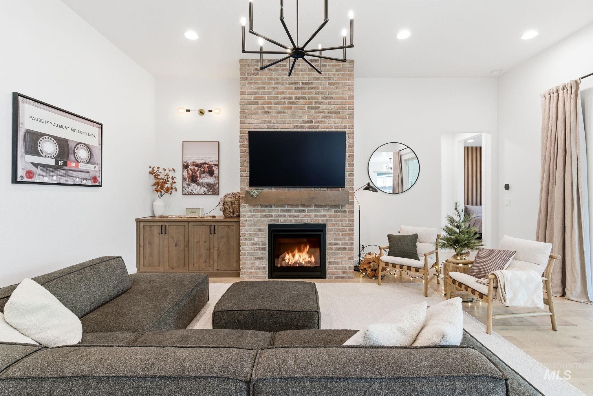 1940 E Phenomenal St., Meridian, Idaho 83642, 3 Bedrooms, 2 Bathrooms, Residential For Sale, Price $629,900, 98986773