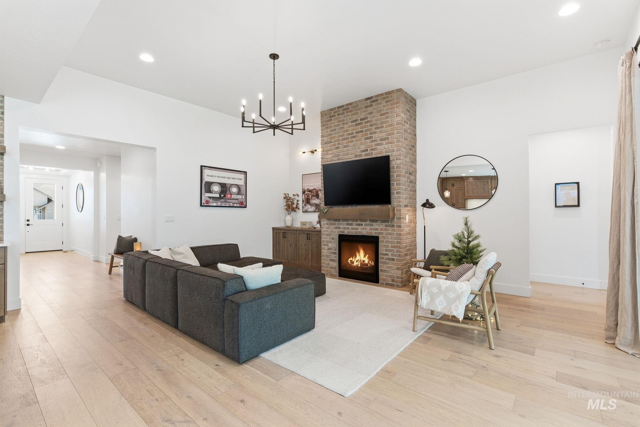 1940 E Phenomenal St., Meridian, Idaho 83642, 3 Bedrooms, 2 Bathrooms, Residential For Sale, Price $629,900, 98986773