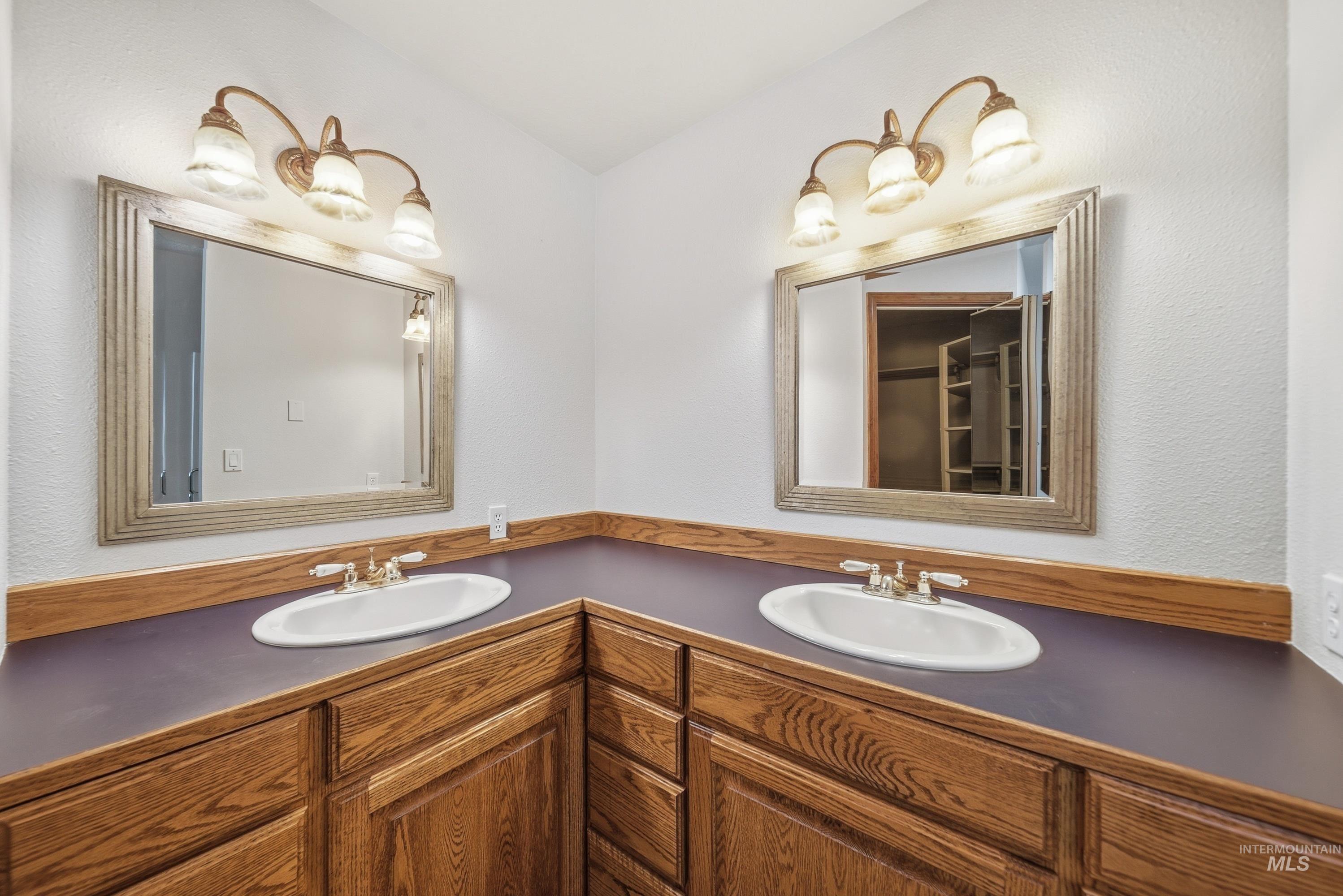 261 S Duke Ave, Eagle, Idaho 83616, 3 Bedrooms, 2.5 Bathrooms, Residential For Sale, Price $540,000, 98986776