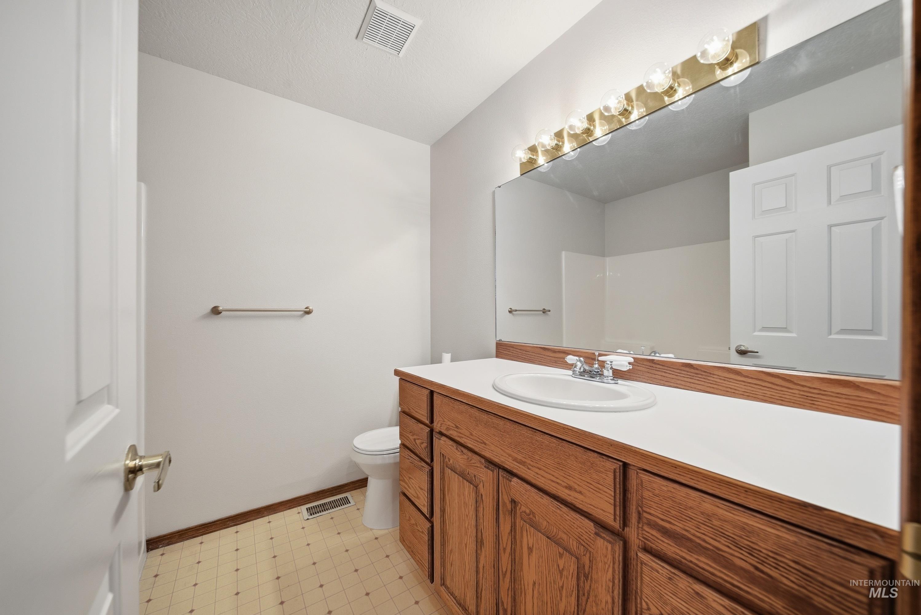 261 S Duke Ave, Eagle, Idaho 83616, 3 Bedrooms, 2.5 Bathrooms, Residential For Sale, Price $540,000, 98986776