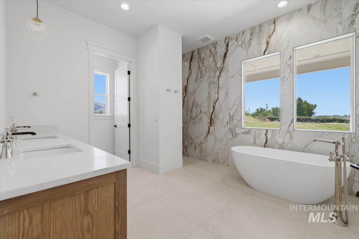 7621 E Midberry Ct, Nampa, Idaho 83687, 3 Bedrooms, 3.5 Bathrooms, Residential For Sale, Price $985,000, 98986779