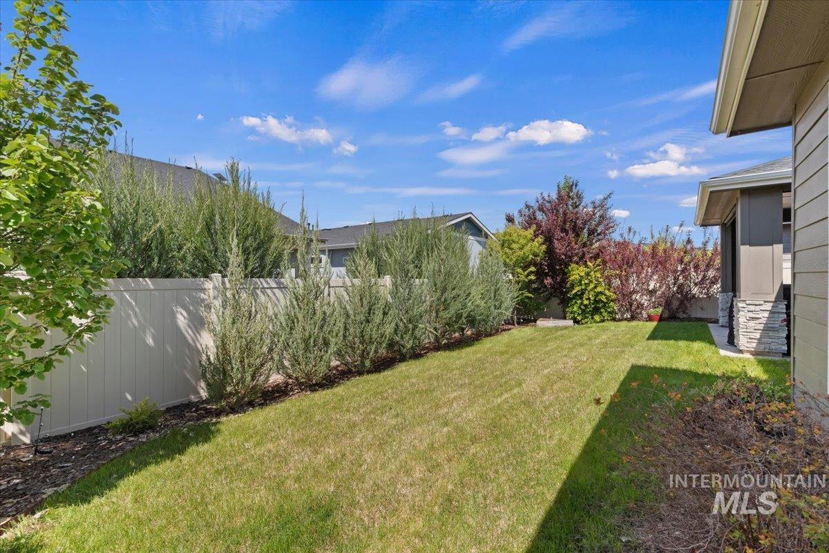 11378 W Helenium Dr, Star, Idaho 83669-6801, 3 Bedrooms, 2 Bathrooms, Residential For Sale, Price $559,900, 98986780