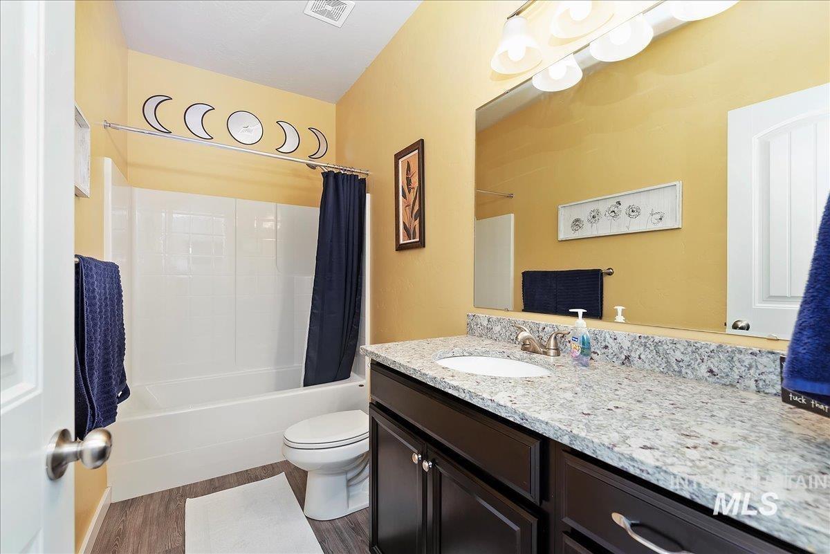 5614 Song Sparrow St, Boise, Idaho 83714, 3 Bedrooms, 2 Bathrooms, Residential For Sale, Price $455,000,MLS 98986785