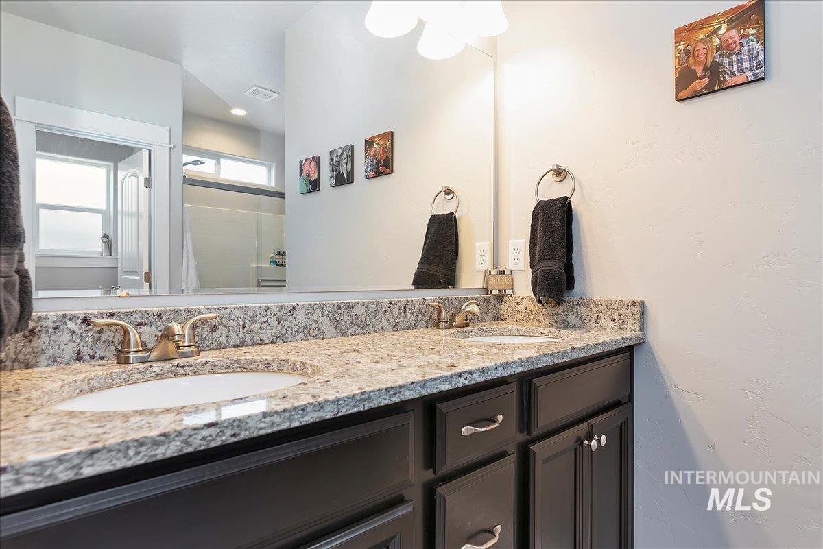 5614 Song Sparrow St, Boise, Idaho 83714, 3 Bedrooms, 2 Bathrooms, Residential For Sale, Price $455,000,MLS 98986785