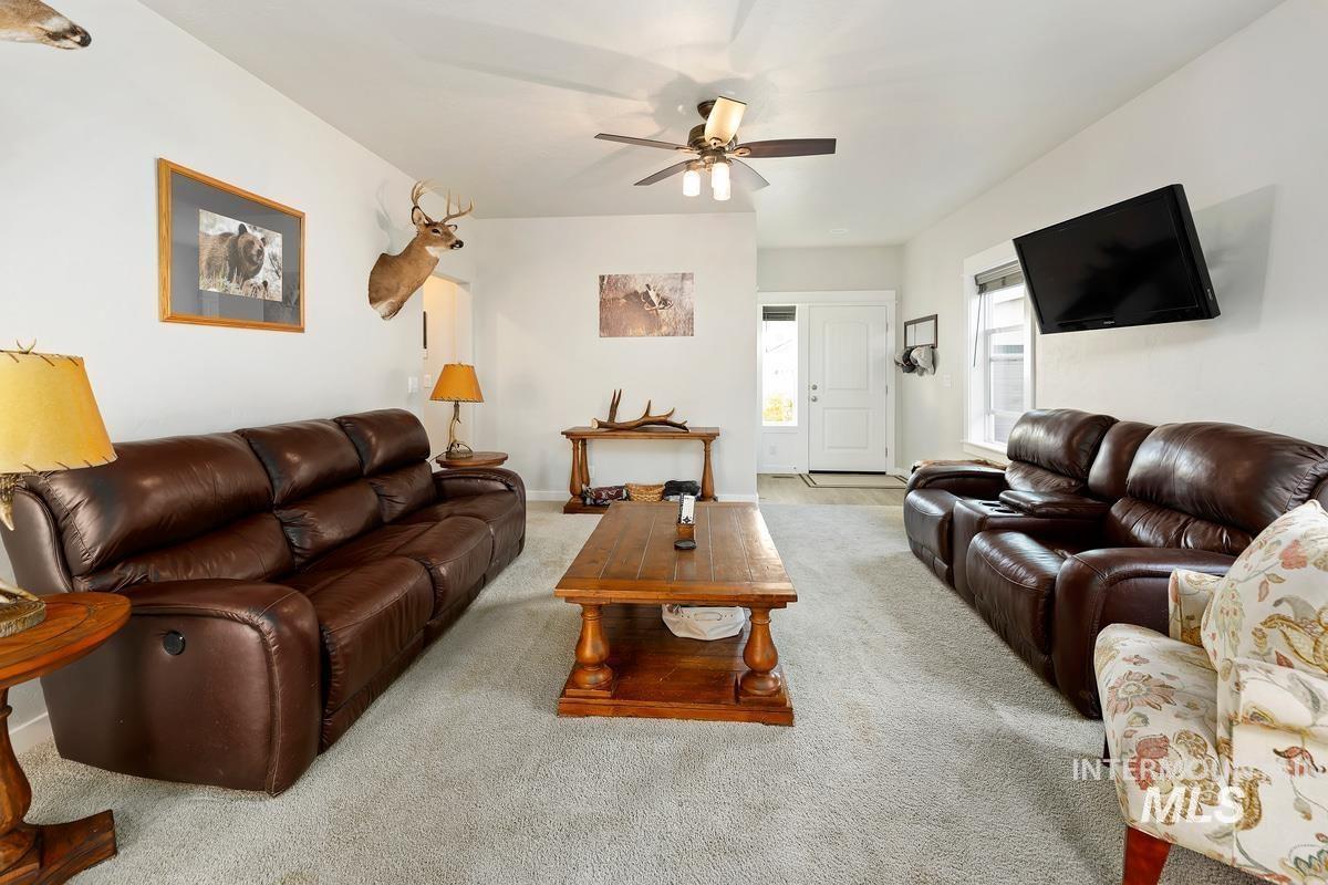 5614 Song Sparrow St, Boise, Idaho 83714, 3 Bedrooms, 2 Bathrooms, Residential For Sale, Price $455,000,MLS 98986785