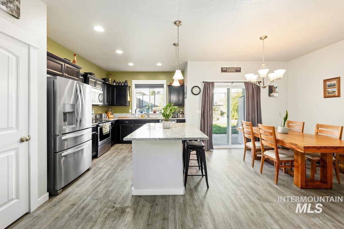 5614 Song Sparrow St, Boise, Idaho 83714, 3 Bedrooms, 2 Bathrooms, Residential For Sale, Price $455,000,MLS 98986785