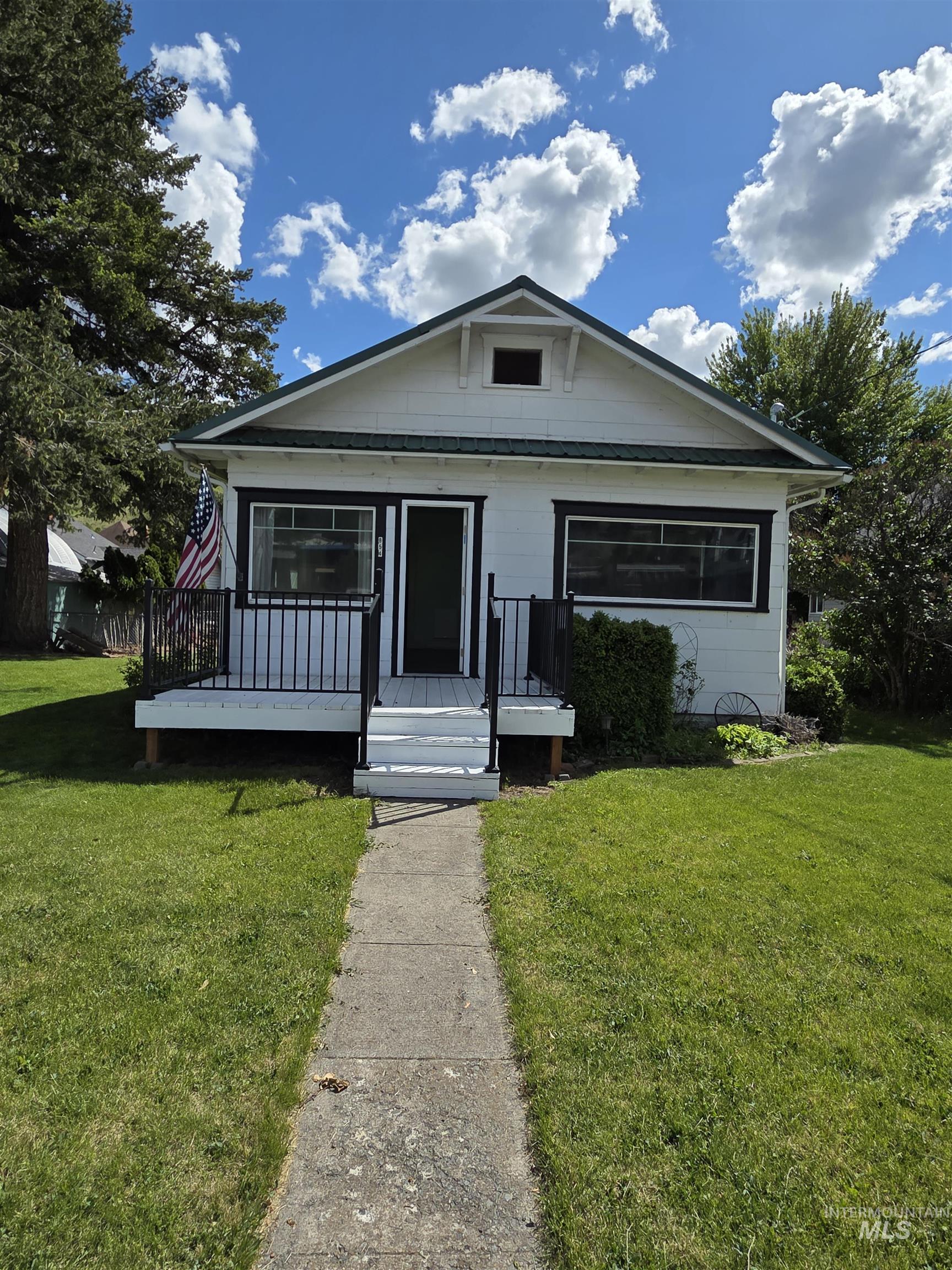 854 Columbia St, Pomeroy, Washington 99347, 2 Bedrooms, 1 Bathroom, Residential For Sale, Price $175,000, 98986790