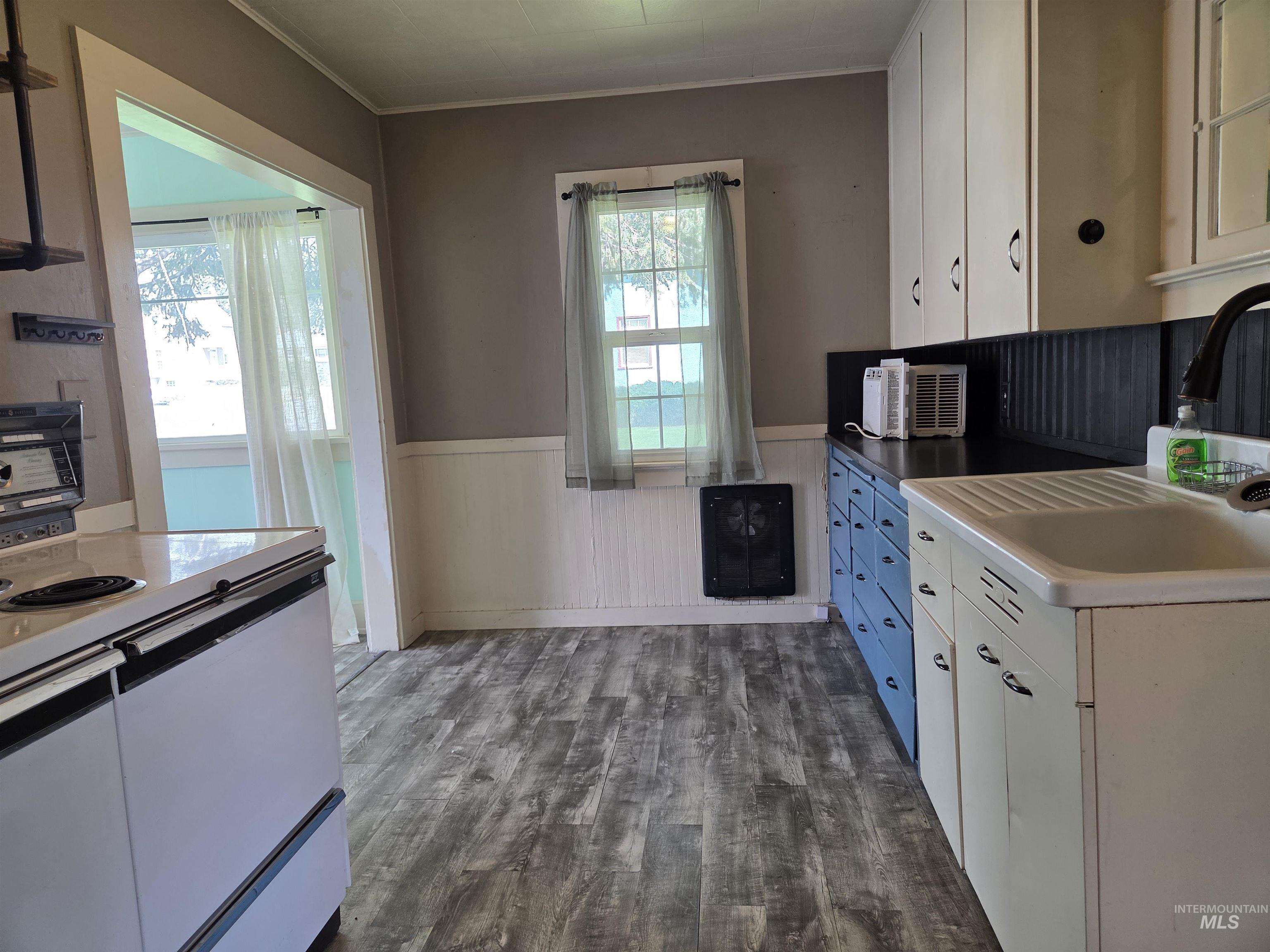 854 Columbia St, Pomeroy, Washington 99347, 2 Bedrooms, 1 Bathroom, Residential For Sale, Price $175,000, 98986790