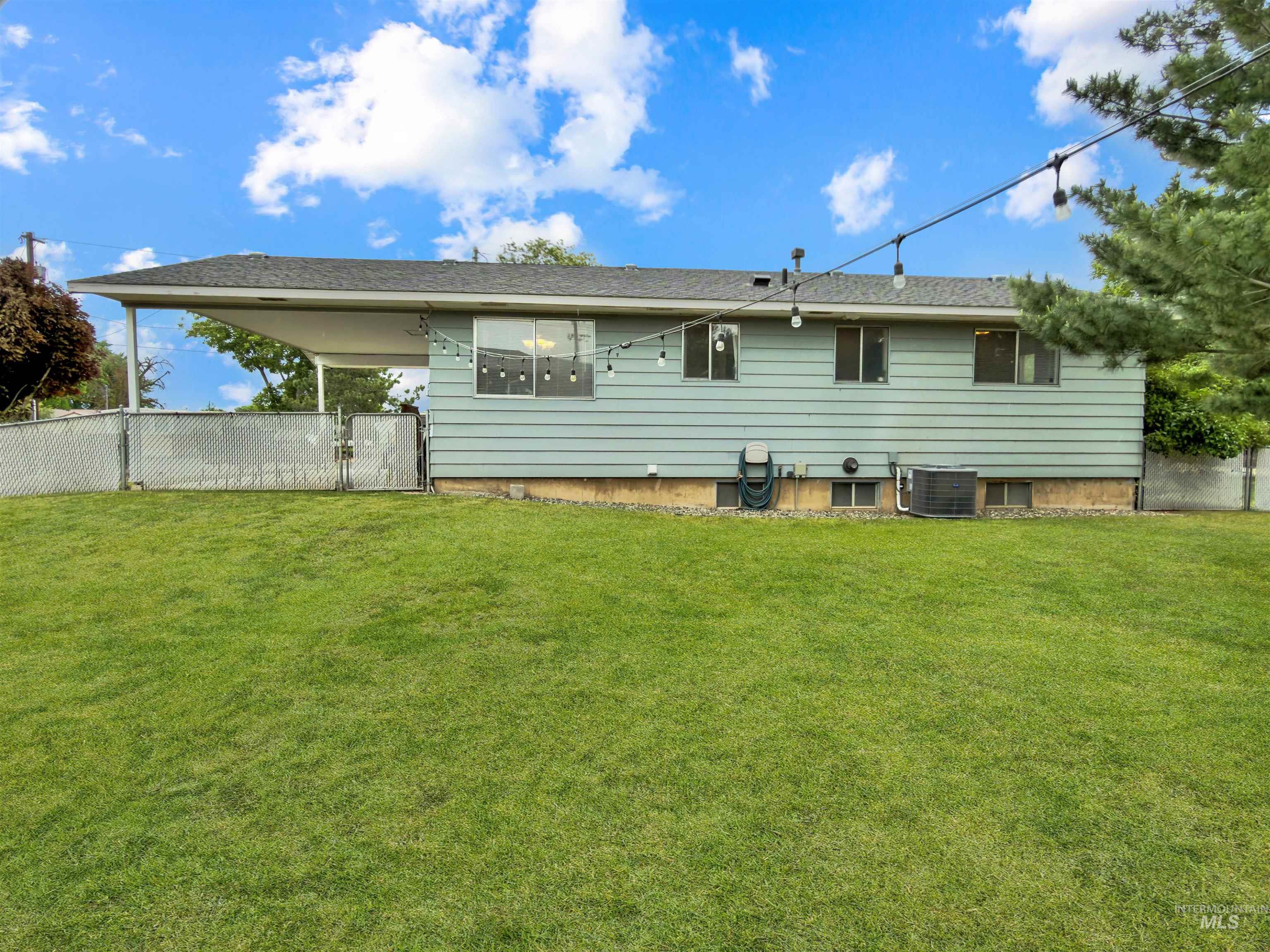 2466 19th St, Clarkston, Washington 99403, 4 Bedrooms, 1 Bathroom, Residential For Sale, Price $345,000,MLS 98986792