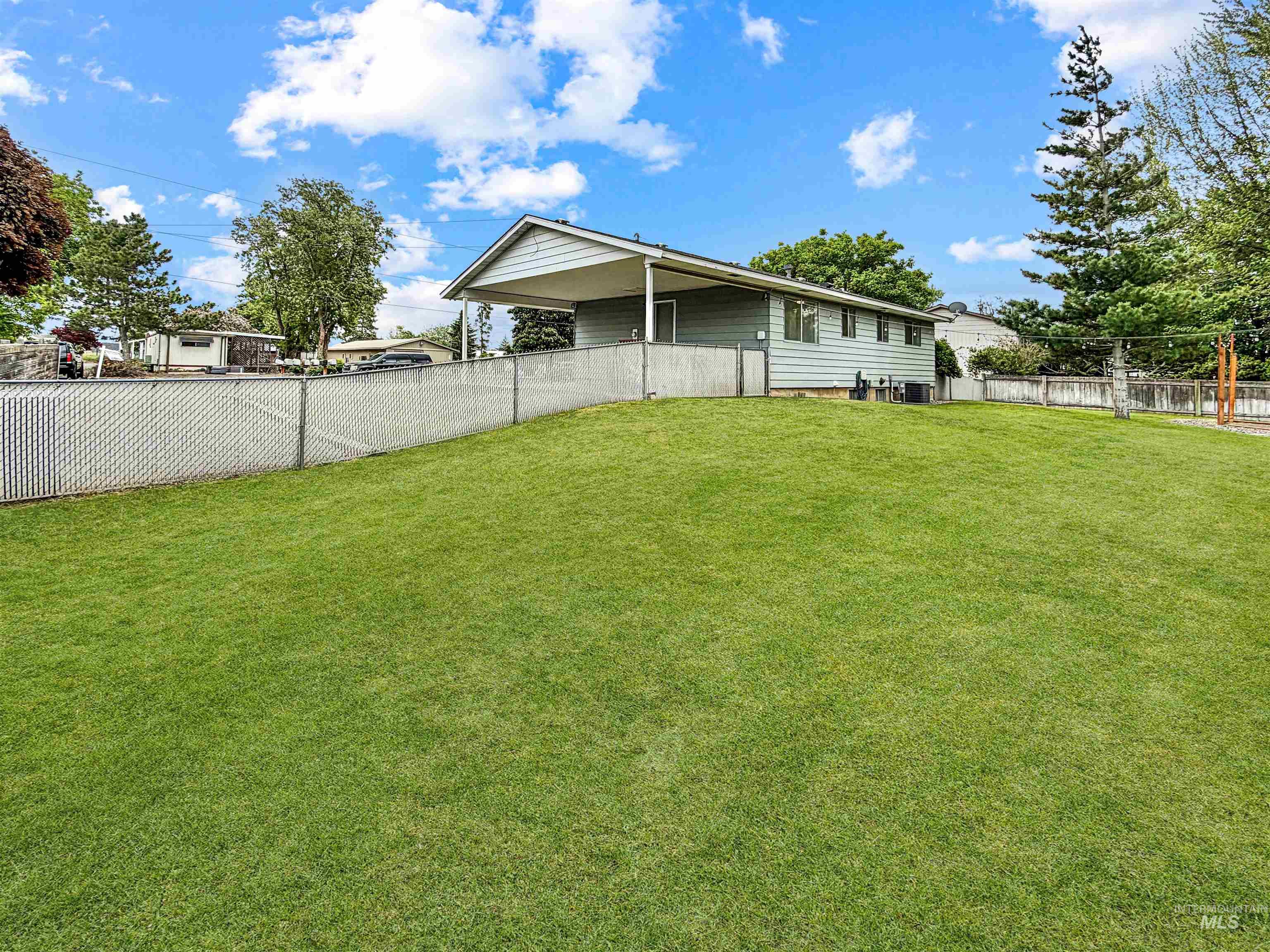 2466 19th St, Clarkston, Washington 99403, 4 Bedrooms, 1 Bathroom, Residential For Sale, Price $345,000,MLS 98986792