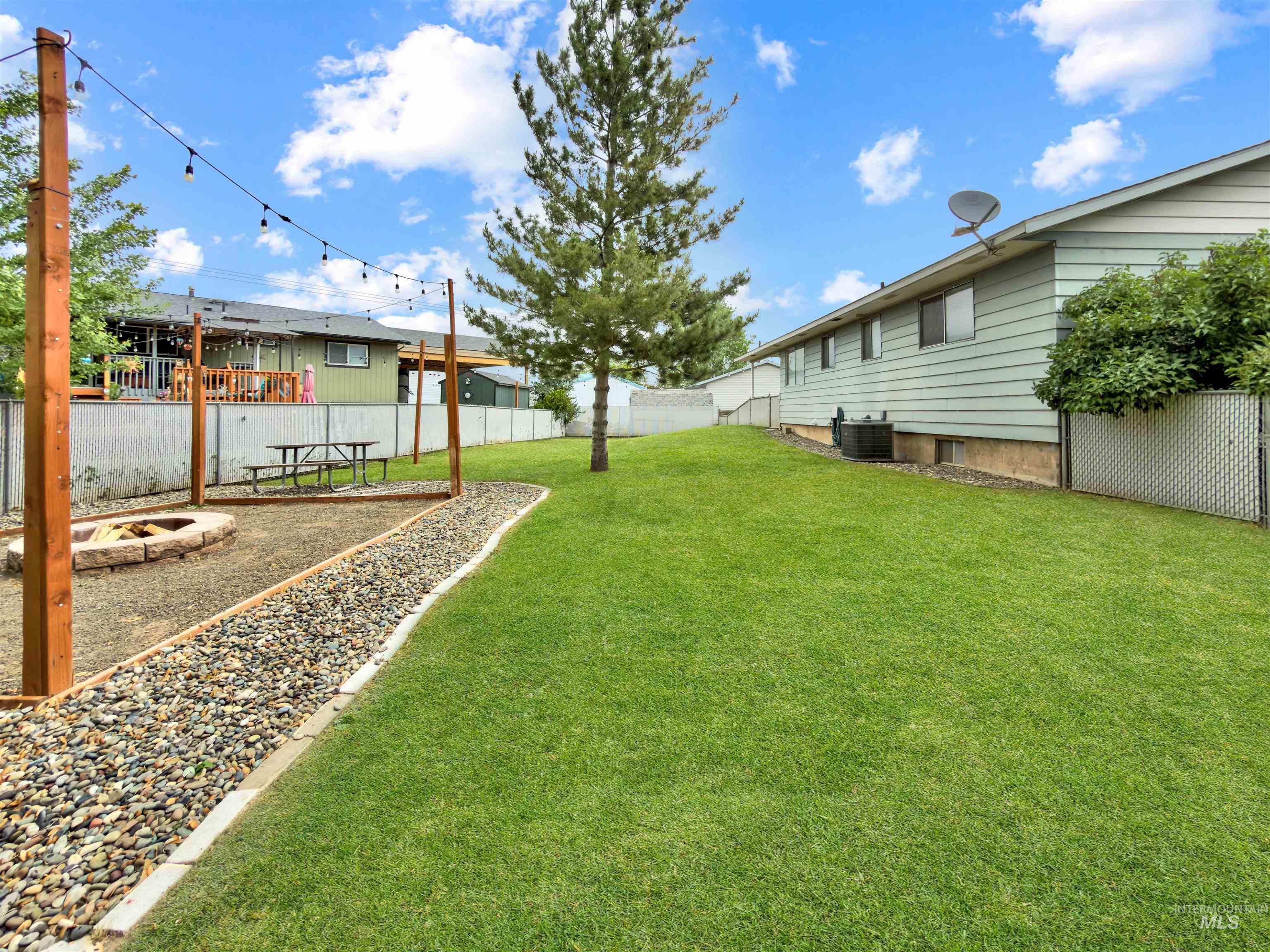 2466 19th St, Clarkston, Washington 99403, 4 Bedrooms, 1 Bathroom, Residential For Sale, Price $345,000,MLS 98986792