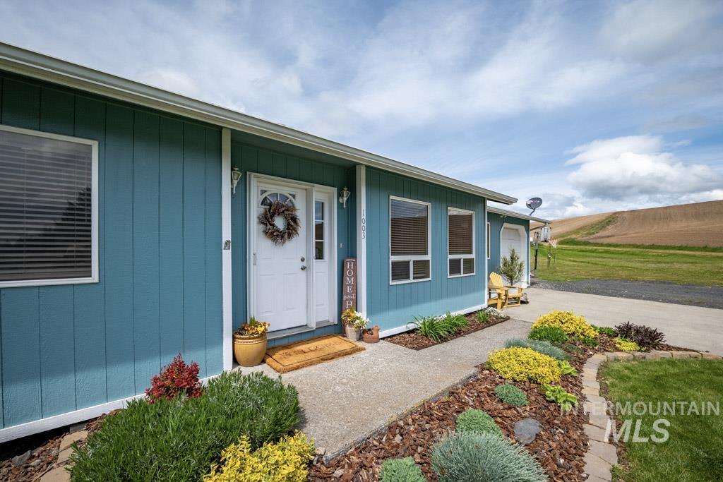 1003 Grand Fir Drive, Moscow, Idaho 83843, 3 Bedrooms, 2 Bathrooms, Residential For Sale, Price $425,000,MLS 98986793