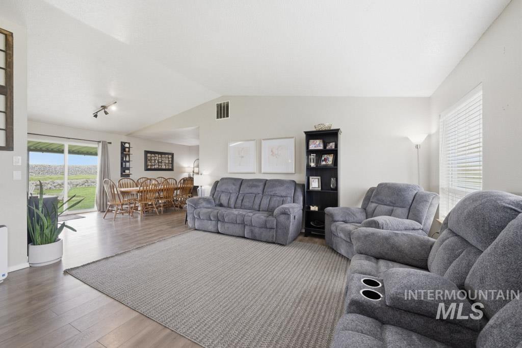 1003 Grand Fir Drive, Moscow, Idaho 83843, 3 Bedrooms, 2 Bathrooms, Residential For Sale, Price $425,000,MLS 98986793