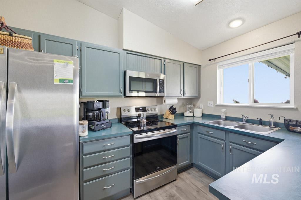 1003 Grand Fir Drive, Moscow, Idaho 83843, 3 Bedrooms, 2 Bathrooms, Residential For Sale, Price $425,000,MLS 98986793