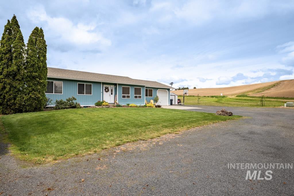 1003 Grand Fir Drive, Moscow, Idaho 83843, 3 Bedrooms, 2 Bathrooms, Residential For Sale, Price $425,000,MLS 98986793