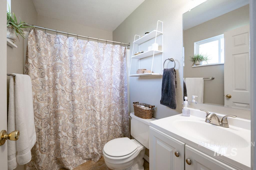 1003 Grand Fir Drive, Moscow, Idaho 83843, 3 Bedrooms, 2 Bathrooms, Residential For Sale, Price $425,000,MLS 98986793