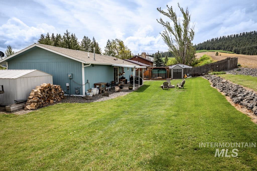 1003 Grand Fir Drive, Moscow, Idaho 83843, 3 Bedrooms, 2 Bathrooms, Residential For Sale, Price $425,000,MLS 98986793
