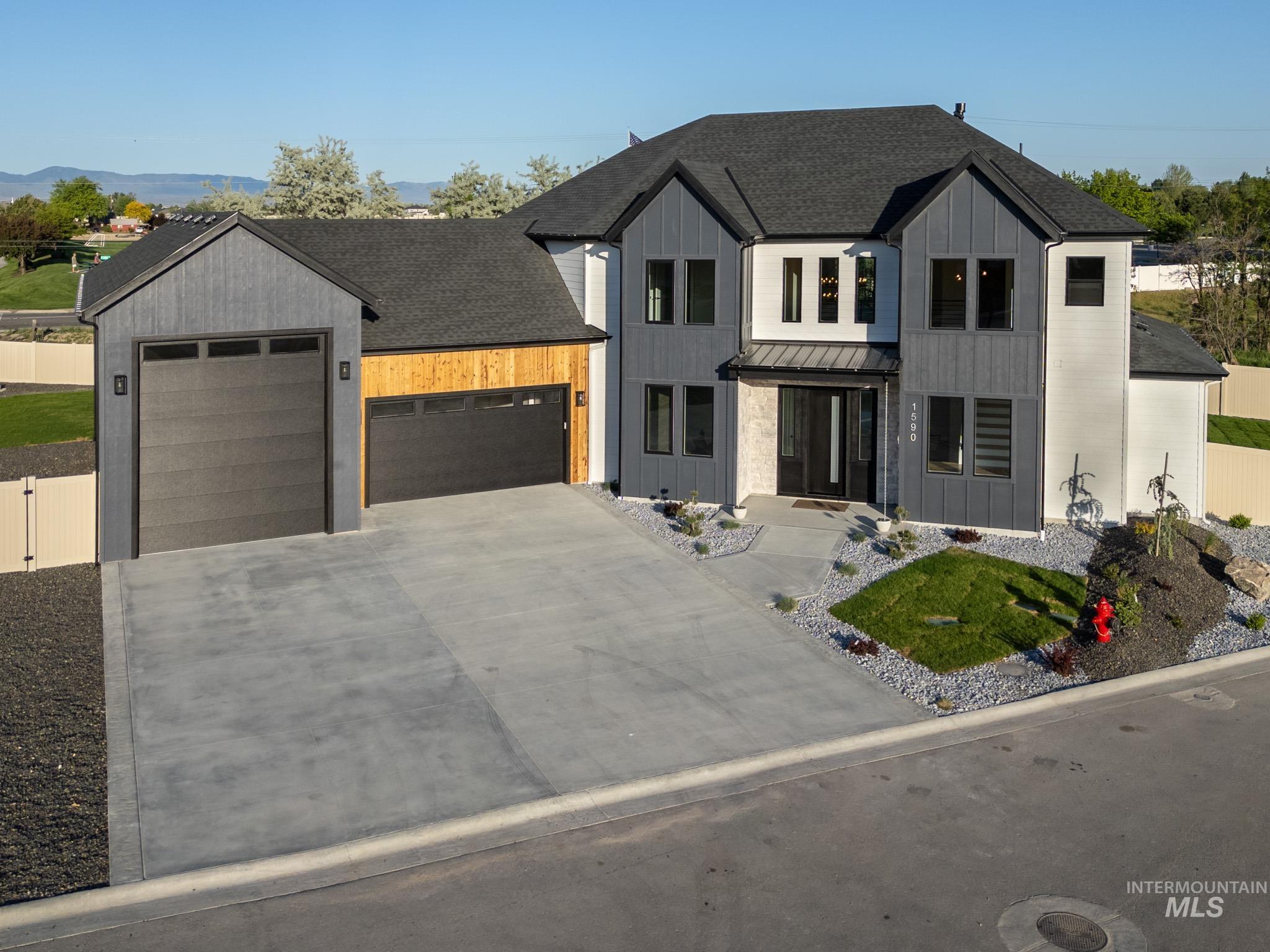 1590 N Watershed Ln, Star, Idaho 83669, 4 Bedrooms, 3 Bathrooms, Residential For Sale, Price $985,000, 98986797