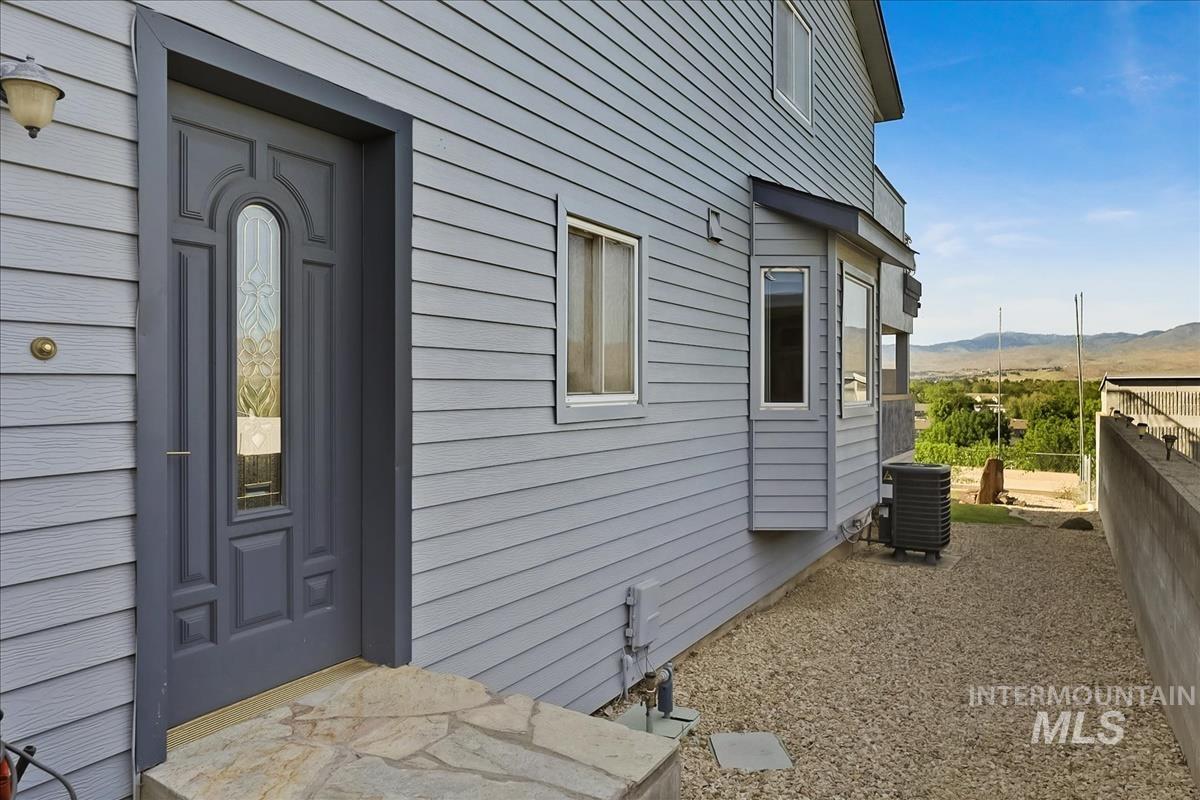 2804 W Sunrise Rim Rd, Boise, Idaho 83705, 5 Bedrooms, 3.5 Bathrooms, Residential For Sale, Price $749,000, 98986798
