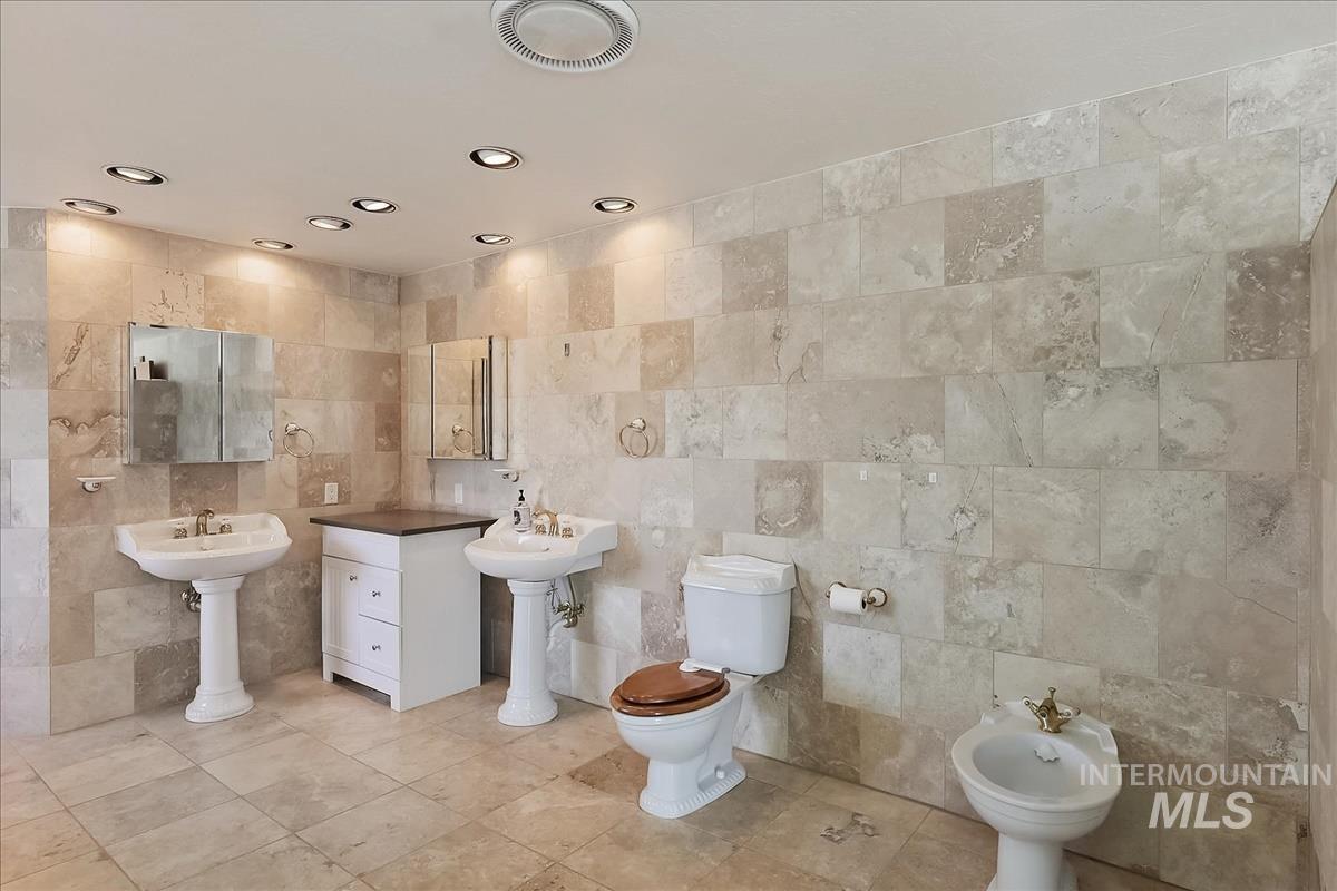 2804 W Sunrise Rim Rd, Boise, Idaho 83705, 5 Bedrooms, 3.5 Bathrooms, Residential For Sale, Price $749,000, 98986798