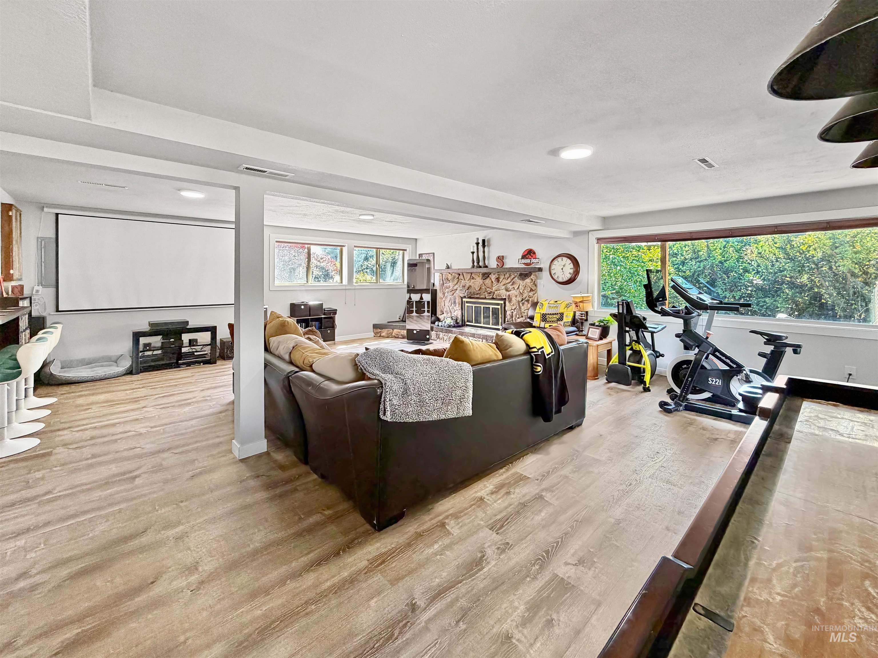 385 W Shiloh Drive, Lewiston, Idaho 83501, 5 Bedrooms, 3 Bathrooms, Residential For Sale, Price $615,000, 98986799