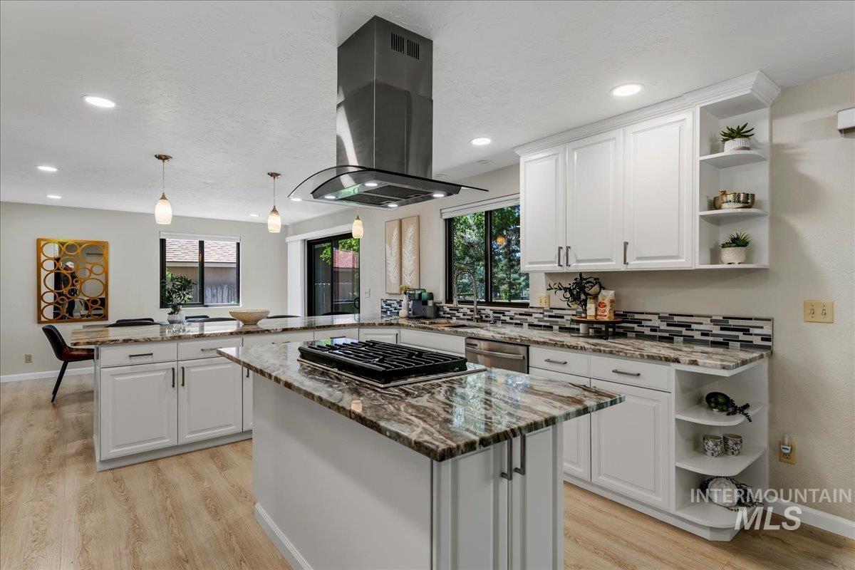 599 N Pebble Beach Way, Eagle, Idaho 83616, 4 Bedrooms, 2.5 Bathrooms, Residential For Sale, Price $739,900,MLS 98986802