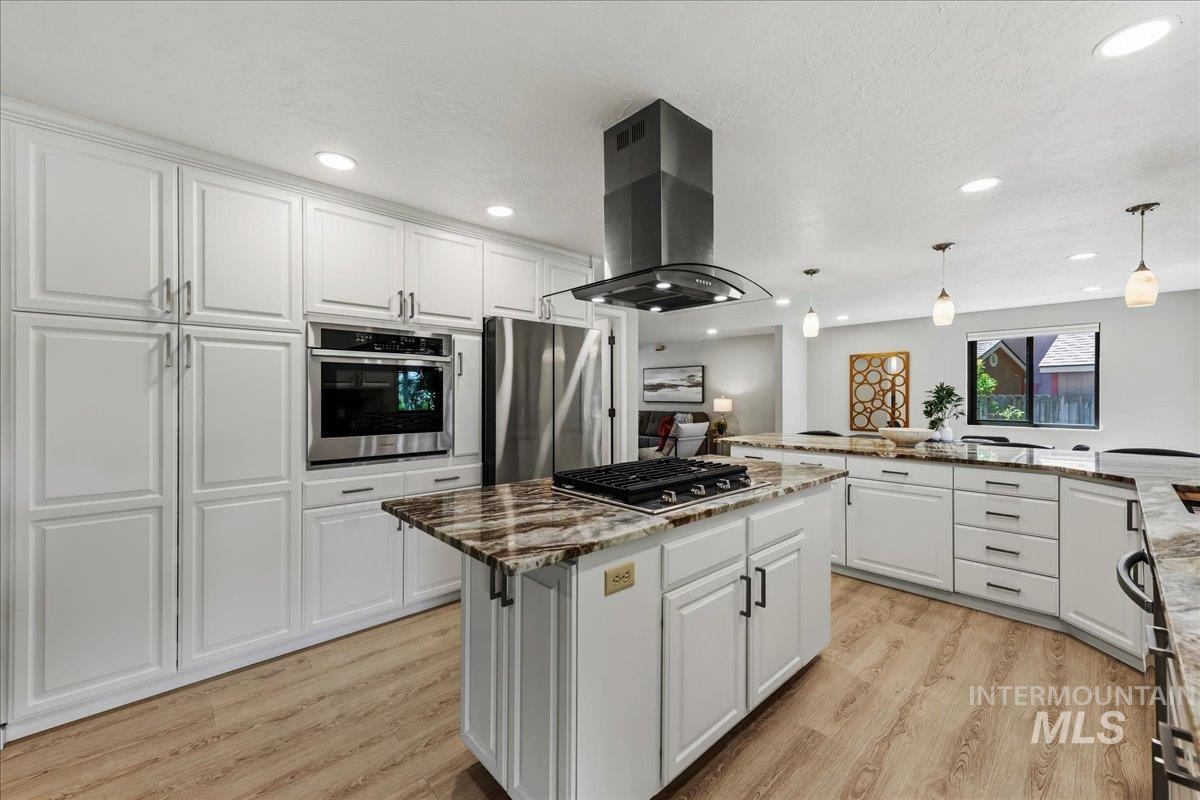 599 N Pebble Beach Way, Eagle, Idaho 83616, 4 Bedrooms, 2.5 Bathrooms, Residential For Sale, Price $739,900,MLS 98986802