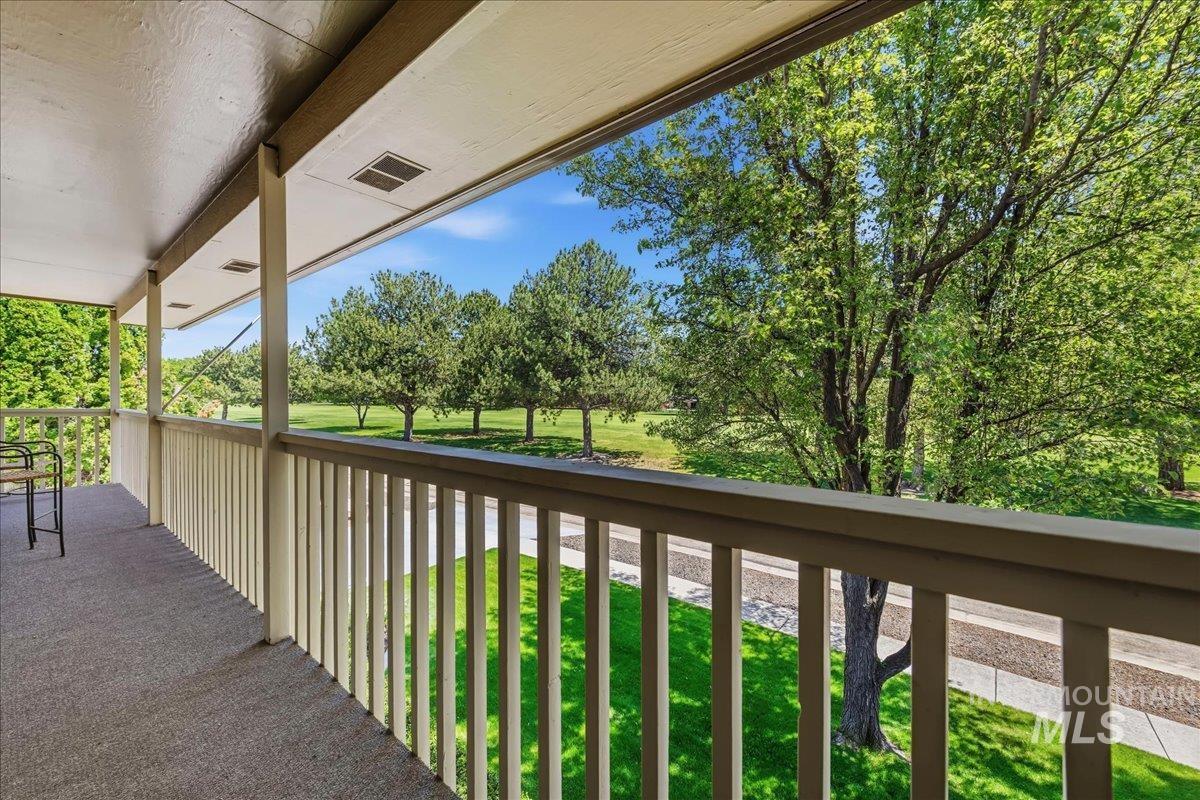 599 N Pebble Beach Way, Eagle, Idaho 83616, 4 Bedrooms, 2.5 Bathrooms, Residential For Sale, Price $739,900,MLS 98986802